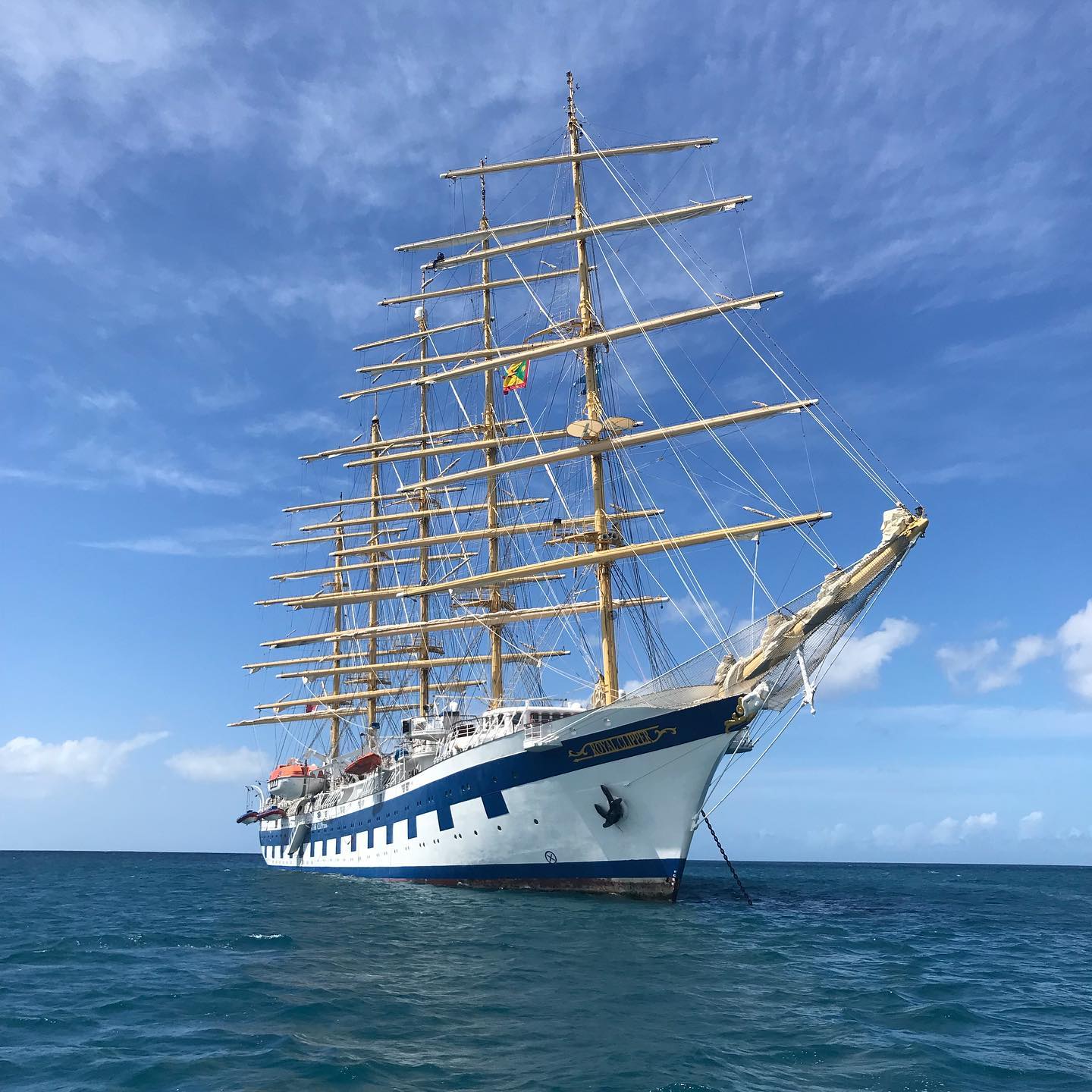 My ride for the week 🤘| •
•
•
•
•
#carribean #boat #sailboat #granada #barbados #royalclipper
