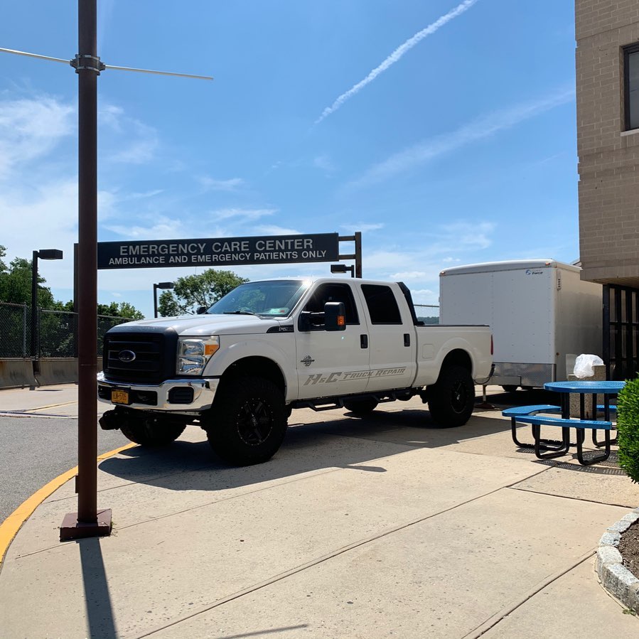 Trailer repair for #stjohnshospital keeping their crews safe! #roadservice #yonkersny #truckrepair #westchesterny @stjohnsriversidehospital