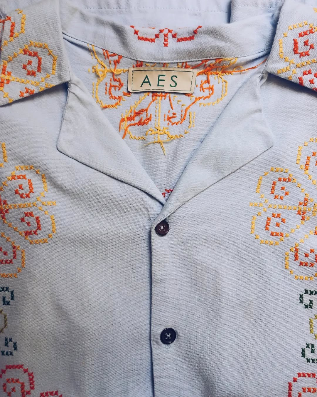 The blue one with embroidery, a one of a kind shirt made from a secondhand tablecloth.
#embroidery #embroideryfashion
#sustainable #sustainablefashion #sustainableliving #duurzaam #duurzaamkleding #secondhand #handmade #circularfashion #slowfashion #sustainableclothing #sustainablewadrobe #creativesmallbusiness #shopsmall #opencollarshirt #sustainableshirt #tablecloth #secondhandfabric #embroidery #oneofakind #greenfashion #goodfortheplanet #recycledfashion #recycled #sustainabledesign