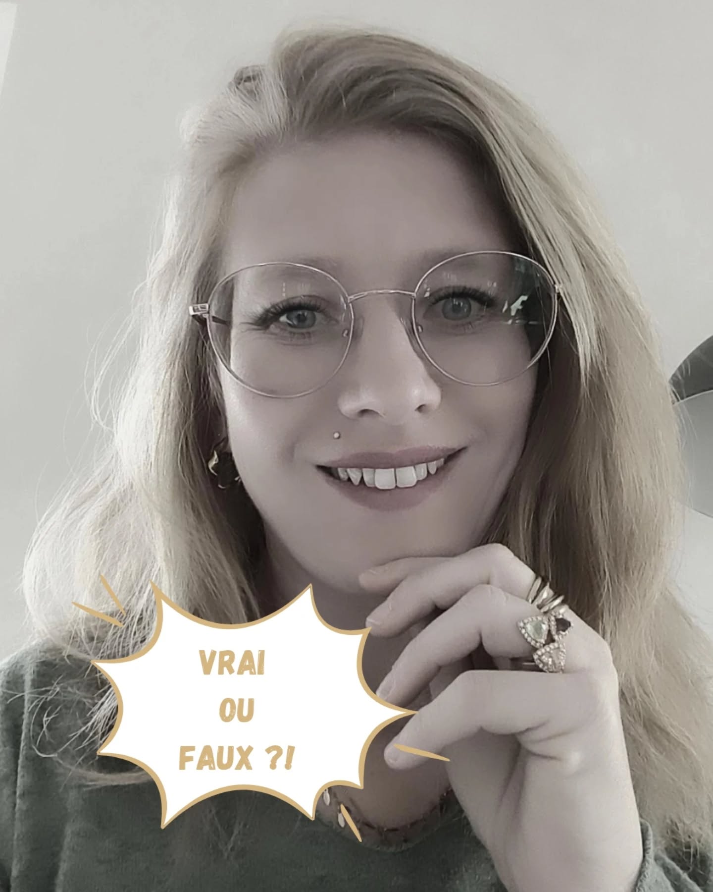 On a toutes grandi avec des "𝐑𝐄̀𝐆𝐋𝐄𝐒" de mode...
Mais entre nous, beaucoup sont complètement fausses 🙃🤭
👉 À toi de jouer ⬇️
Réponds en commentaire par V (vrai) ou F (faux) :
1️⃣ Le noir affine toujours
2️⃣ Un jean taille haute, c'est réservé au ventre plat
3️⃣ Quand on a du ventre, il faut éviter les robes
4️⃣ Les motifs sont à éviter quand on a des formes
💭 Note tes réponses comme ça :
1V - 2F - 3F - 4V
.
.
Demain je te donne les vraies réponses en story, avec des conseils de pro 👗☺️
.
.
.
#modefemme #lookdujour #conseilmode #fashiontips #modeinclusif #silhouetteparfaite #bodypositive #vraioufaux #testdestyle #showroomvichy #mode03 #modchadeschoux #shoppingfrance