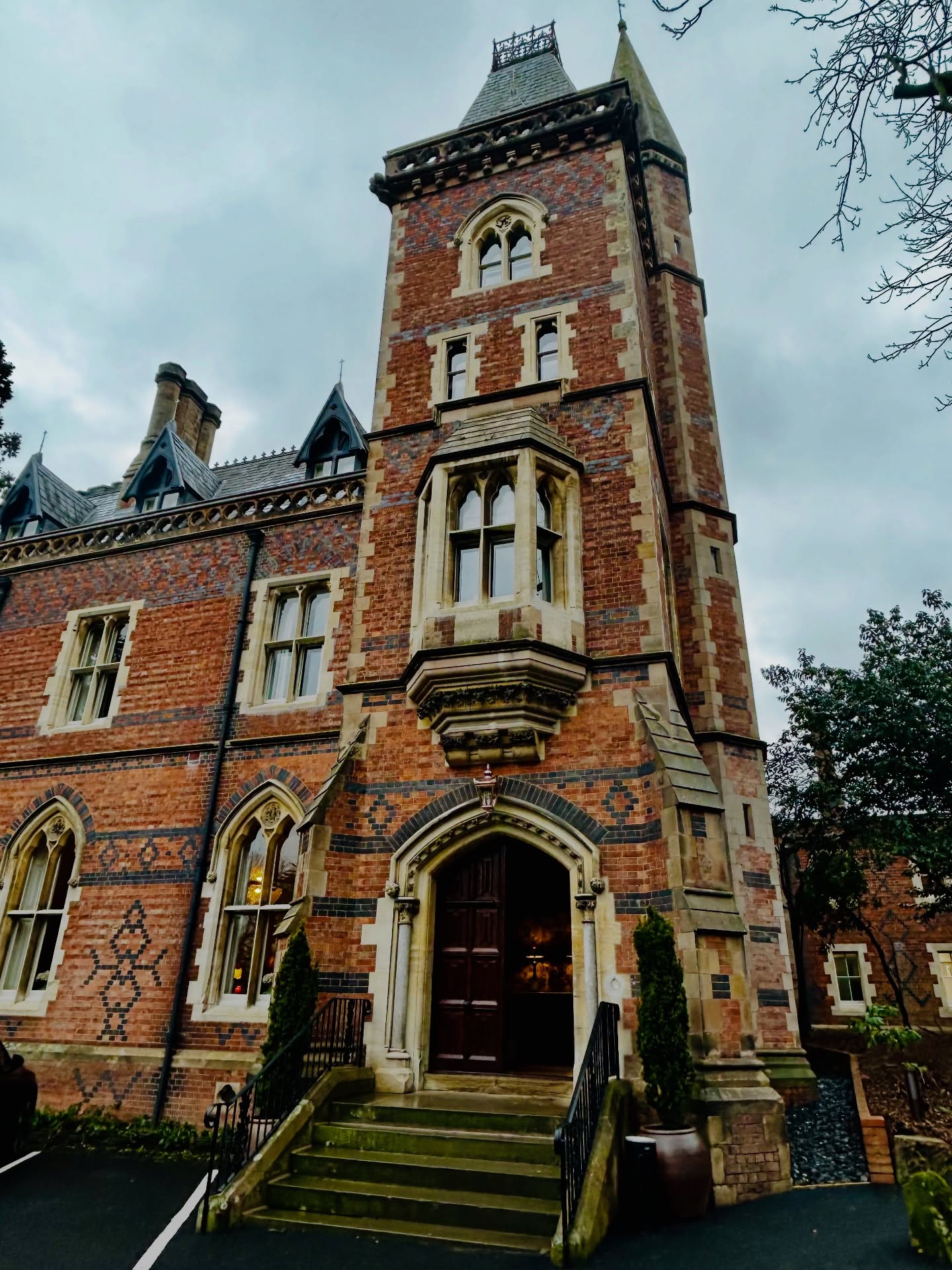 Such an uplifting morning spent at the newly renovated (and beautiful!) Brownsover Hall Hotel with an inspiring group of local business owners! 🤩
A great turnout for the first ‘Female Founders’ Rugby coffee meet-up of 2026 - many new faces as well as more familiar ones. Lovely coffee. Great conversations. Stunning venue. 👌🏻
If you’re a Female Founder in Warwickshire, looking for a friendly and welcoming business community, I’d highly recommend checking out the Female Founders (head over to @vicki.femalefounders for all the info).
The perfect end to my week! 🧡
📍 @brownsoverhallhotel
#FemaleFounders #VirtualAssistantLife #BusinessCommunity #BrownsoverHall #Warwickshire