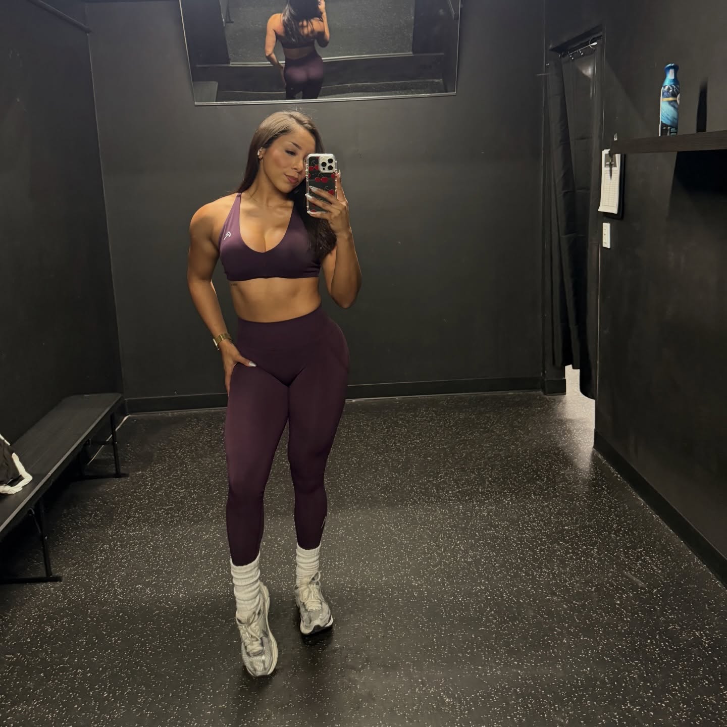 In case you havenât been introduced, this is Coach Nikki! đ And sheâs accepting online and in-person clients!
đIrvine, CA
Hereâs a little about her:
- Favorite thing about being a personal trainer is watching her girls become more confident in the gym and becoming stronger!
- Favorite snack is chocolate covered gummy bears đ«đ
- Fun Fact: Her favorite holiday is Valentineâs Day đ
To work with her, fill out the consultation form in the bio! âšđȘ