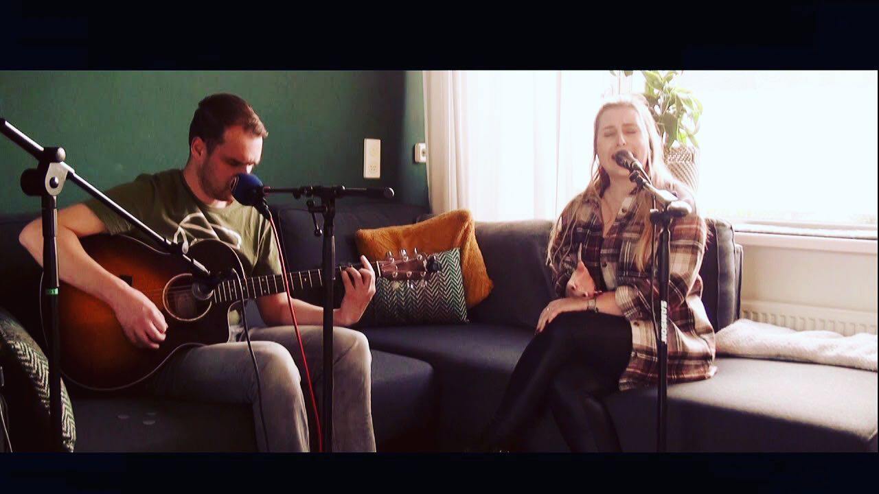 Stem “Underweis” de fryske top 100 in!☺️
Deze week kan er nog gestemd worden op de Fryske Top 100! We zouden het super vinden als ons nummer “Underweis” van het Boudewijn De Groot yn t Frysk project er in zou komen.
Delen en stemmen zou super zijn☺️