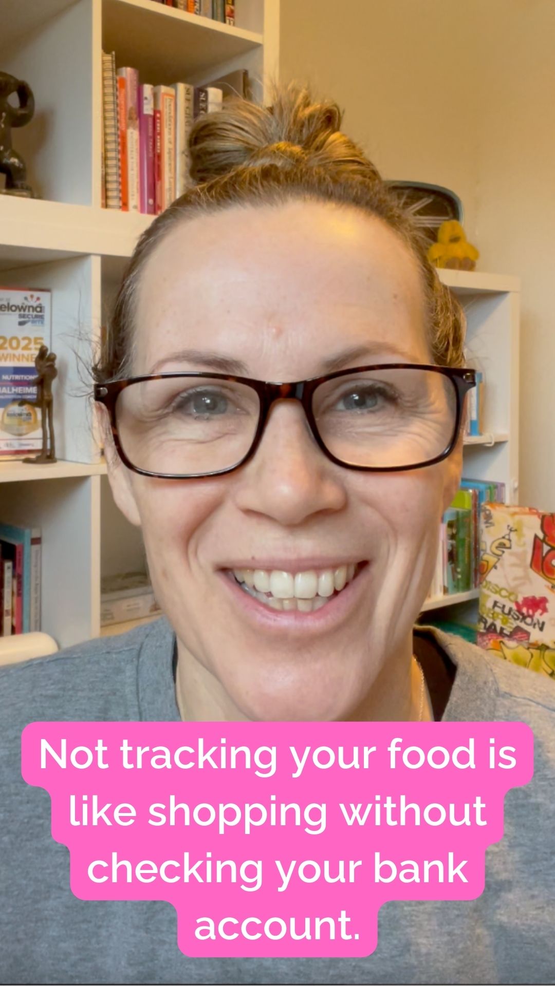 Most people aren’t overeating because they don’t care.
They’re overeating because they don’t see what’s adding up.
Snacks here.
Drive-through on the way home.
That Starbucks drink that doesn’t feel like much in the moment.
Food tracking brings those patterns into the light and helps you get results that match the effort you're putting in.
#menopause #perimenopause #foodtracking