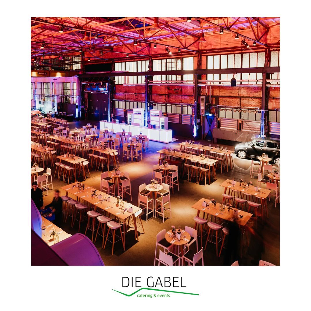Händlertagung eines Automobilherstellers mit 600 Personen.
Fotos: @lighthunters.weddings
Location: @fredenhagen_eventlocation
*Werbung*
#diegabel_cateringevents #cateringfrankfurt #cateringrheinmain #premiumquality #cateringservice #großveranstaltung #industry #businesscatering