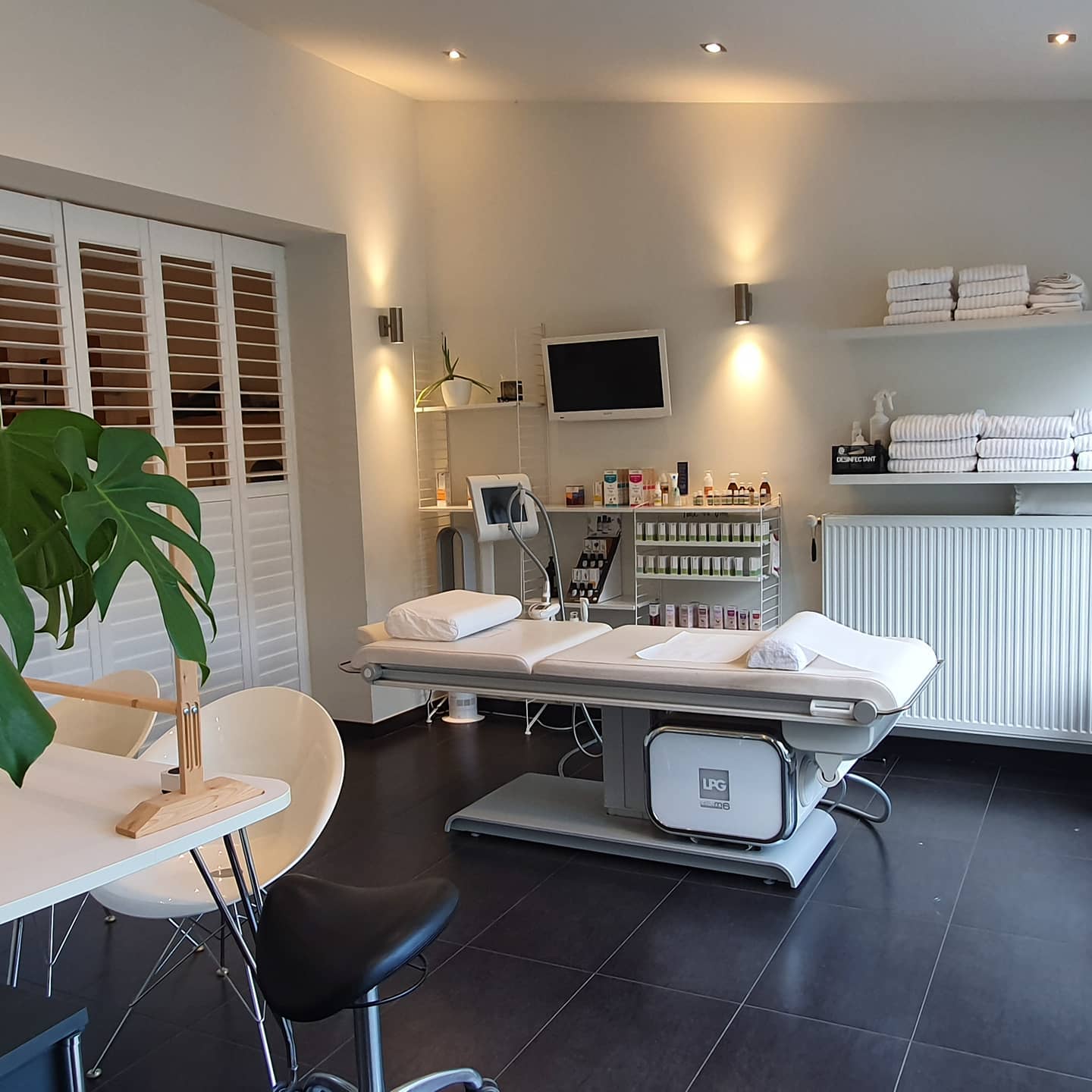 Centre/Centrum Meditrina 🏨©️
#kinesitherapie #personaltrainer #endermologie #kinesport #sintpietersleeuw