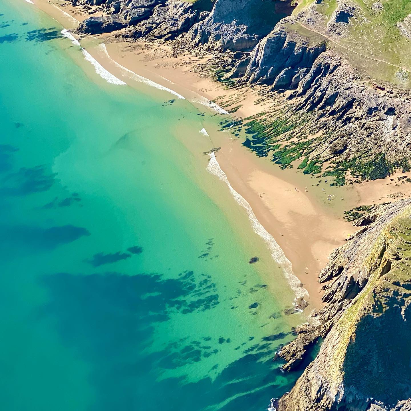 Beautiful Mewslade Bay taken by @mcflightinstructor ๐โ๏ธ