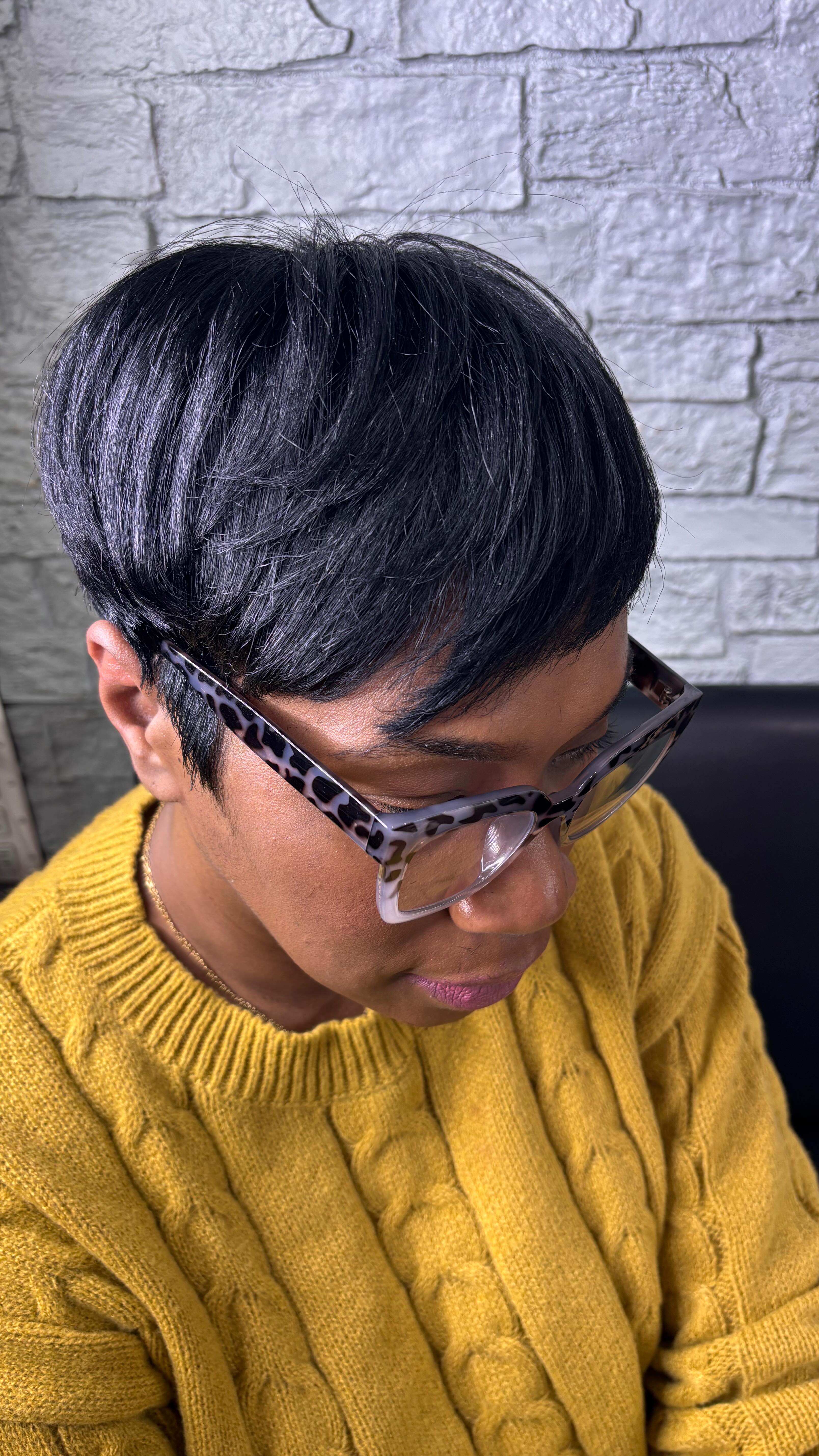 Light WERK 💁🏾♀️
All black pixie will always be my number 1 pick! 😍
LITERALLY Timeless…@kafihairstylist
🔗 www.kafihairstylist.com
.
.
.
#shorthair #shortpixie #pixie #brooklynstylist #brooklynshorthair