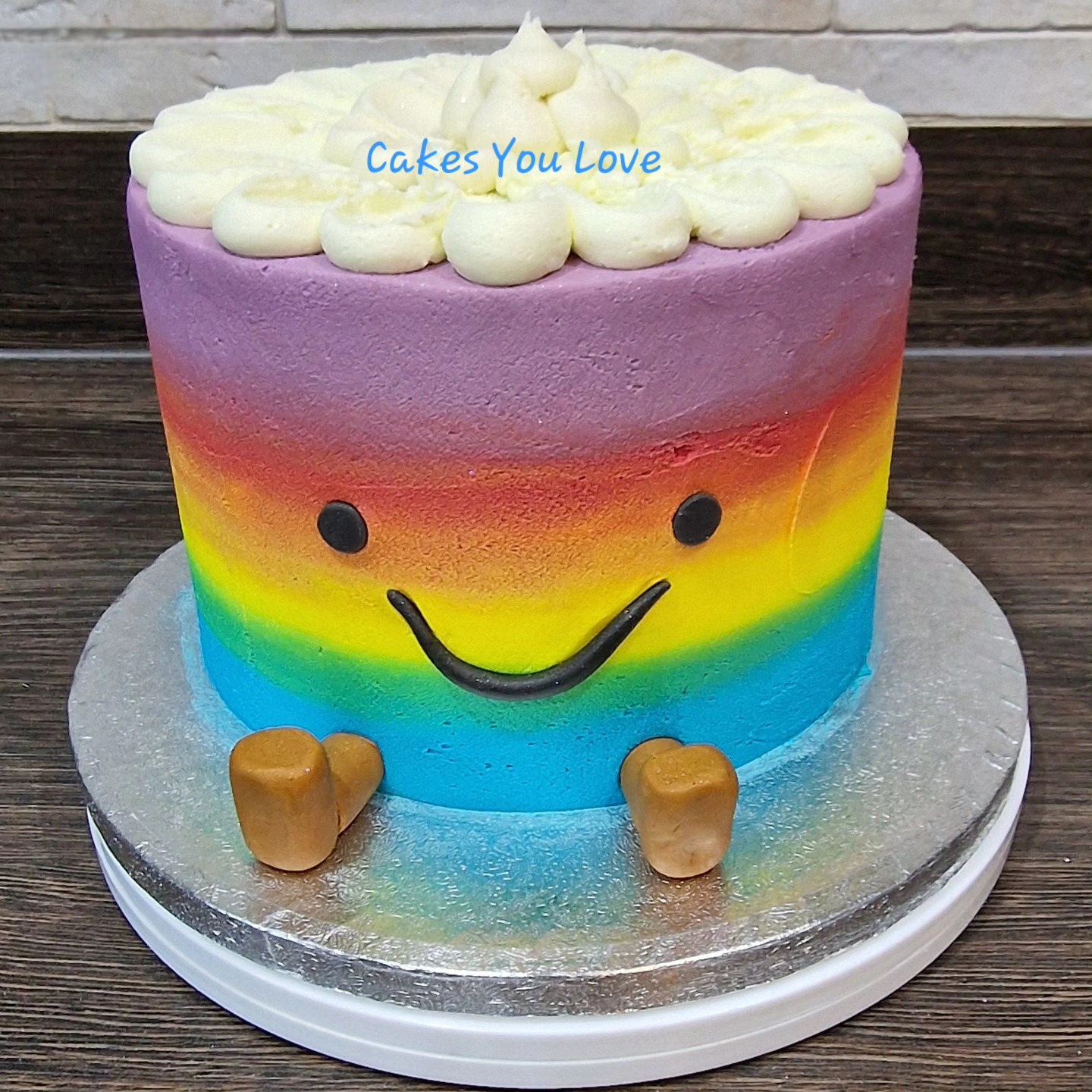 A cute Jellycat cake 🥰 vanilla sponge filled with vanilla buttercream