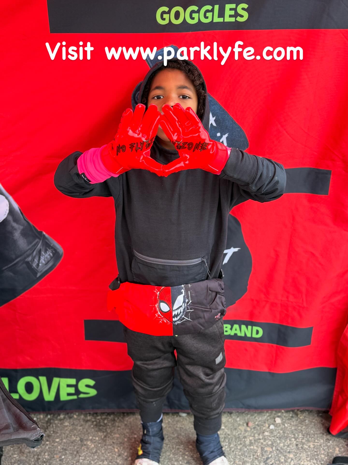 #anotherhappycostumer #parklyfe #unleashyourdrip #shopinline #football