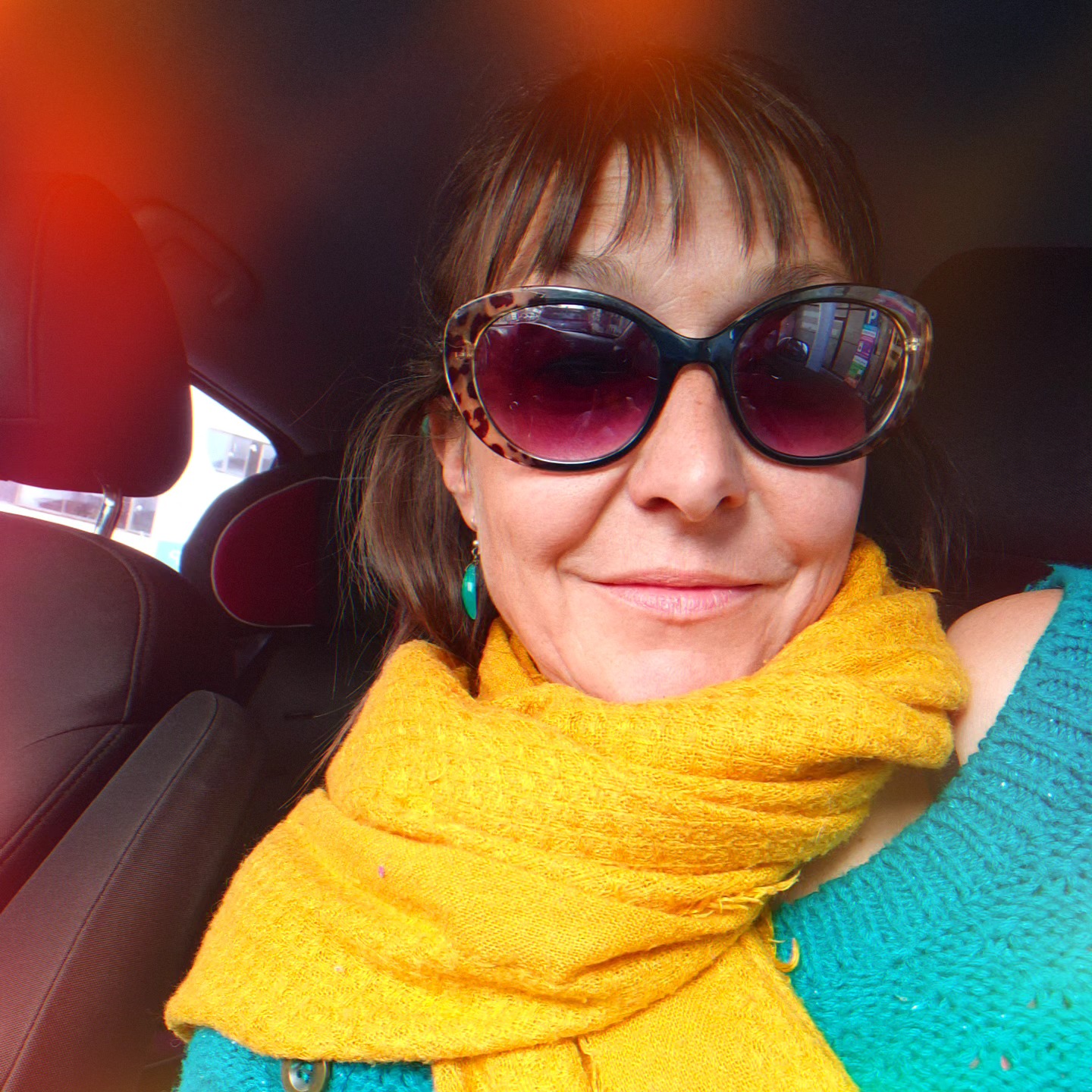 Remise à jour en cours!
Jeudi je me suis fait opérer des yeux.
(Extrêmement) myope depuis toute petite, j'ai vraiment l'impression d'avoir de nouveaux yeux!
Un peu de patience pour la cicatrisation, je ralentis donc les publications et le montage vidéo!
Et je me rapproprie ma nouvelle vision du monde, j'ai hâte d'intégrer cela à mes prochaines créations...
À bientôt !
#meettheartist #nouvellevue #lovelifeartist