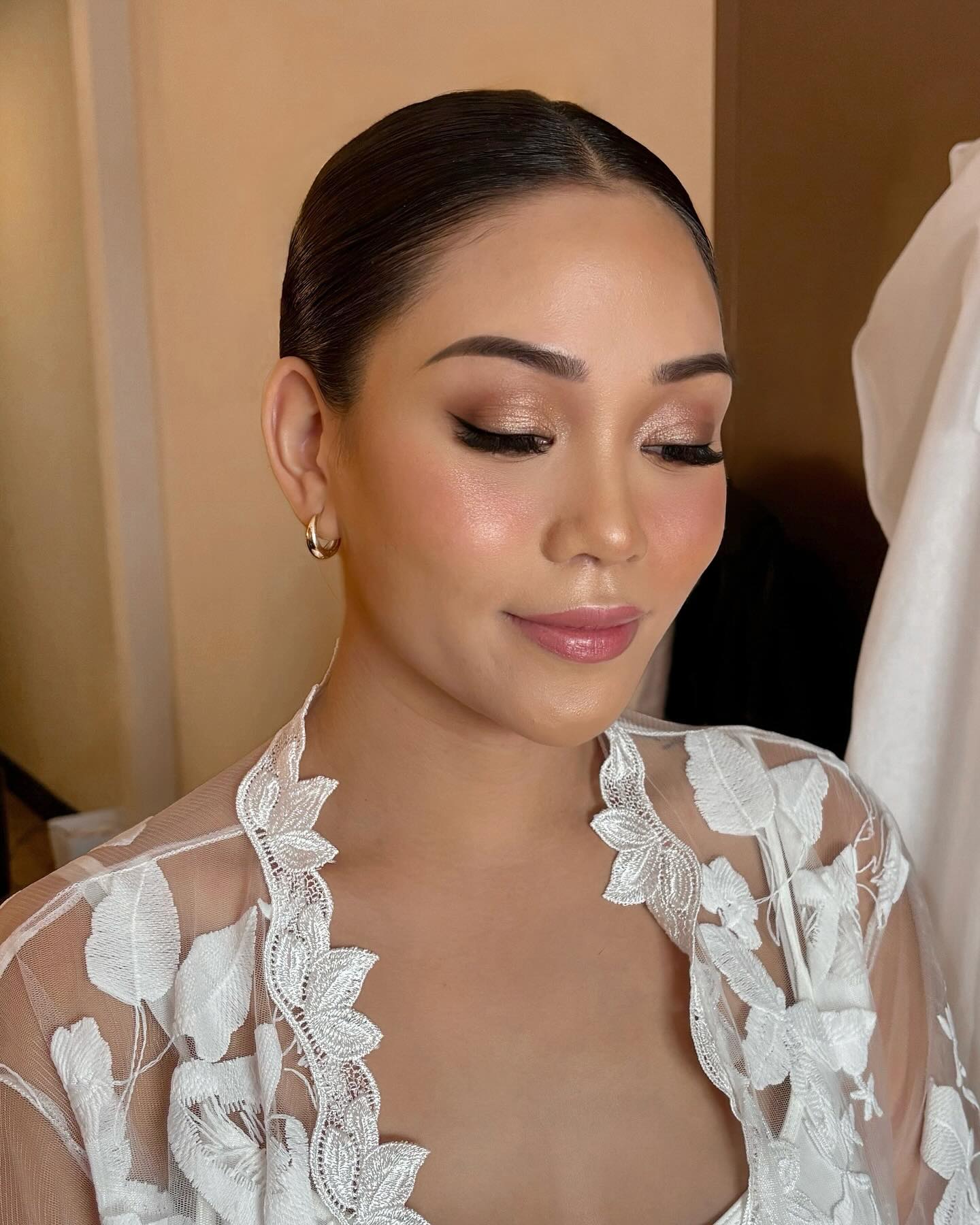 The most beautiful bride. My longtime friend @marridelcloma on her wedding day 🥹🤍 I'm still in awe! Love you + G
Hair by the amazing @hairby.olga