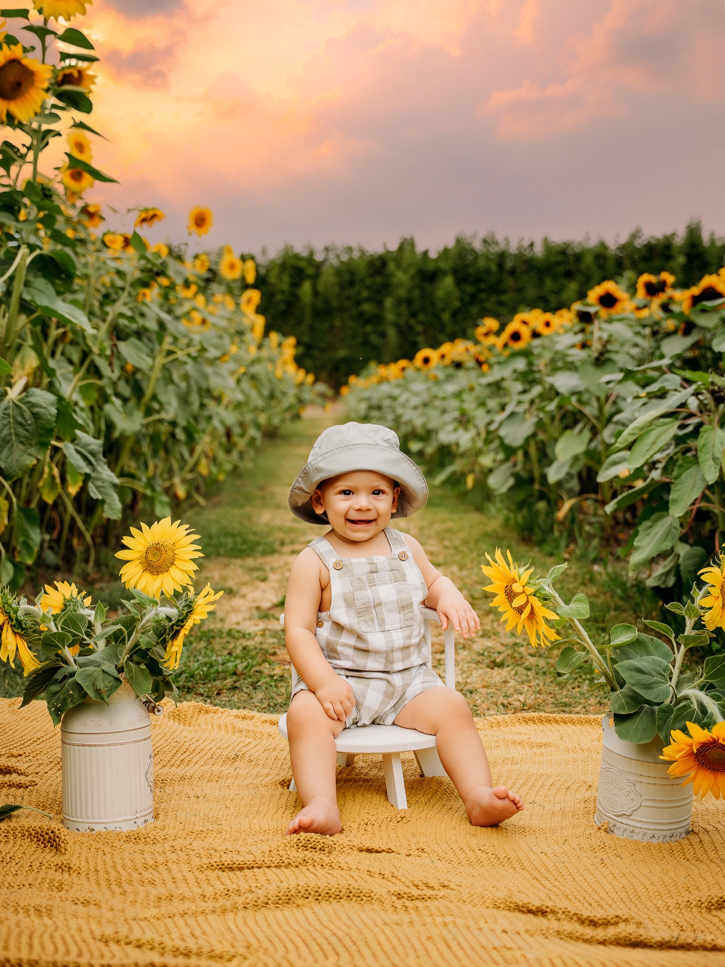 Sunflower smiles and 10-month milestones 🌻
Baby John is at that magical stage—curious eyes, cheeky giggles, and so much personality already. These moments pass quickly, and this is exactly why milestone sessions matter.