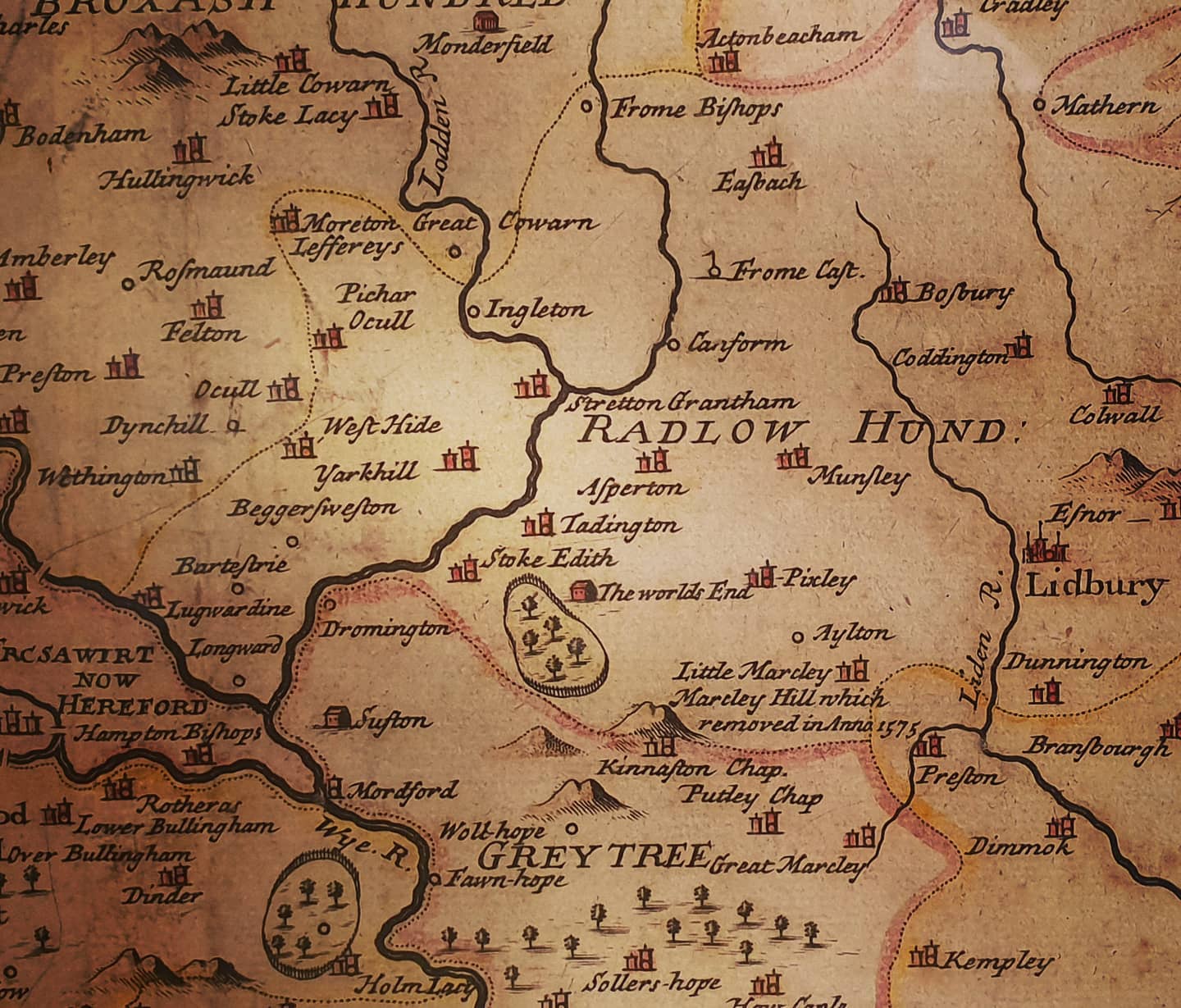Back in the 18th century Tarrington was known as Tadington. Just over the hill is The World's End 😲