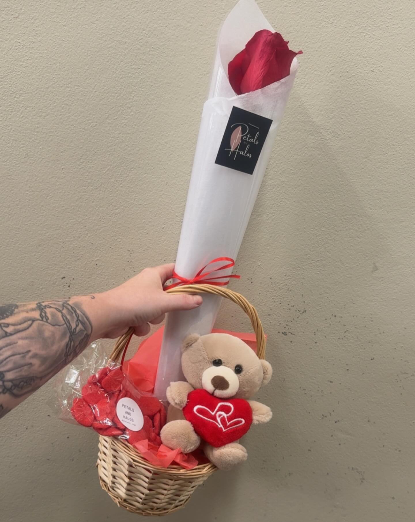 💘 VALENTINE’S DAY GIVEAWAY 💘
Must be able to pick up from our Maitland Store
Because love deserves to be celebrated… and spoiled We’re giving one lucky winner a special Valentine’s surprise 💝✨
Perfect for you, your partner, or even a little self-love moment 💅💗
HOW TO ENTER:
❤️ Like this post
❤️ Follow our page
❤️ Comment & tag someone you’d share the love with
❤️ Bonus entry: drop in the comments your best Valentines Day present
Winner will be announced the day before Valentine’s Day 💕Friday 13th February
Good luck lovers! 💋🍓✨
#ValentinesDayGiveaway #SpreadTheLove #LoveIsInTheAir #SelfLoveCounts