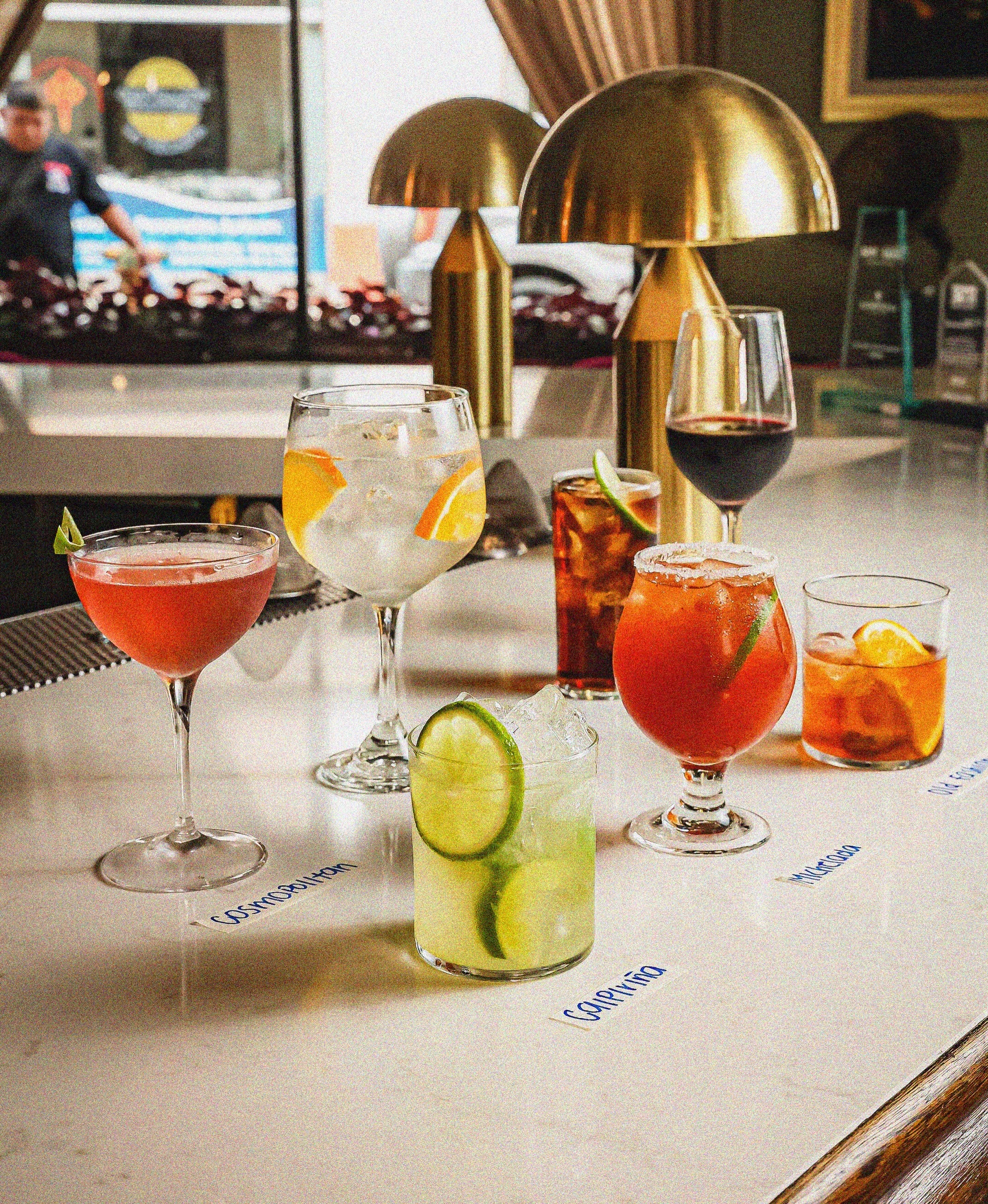 Los clásicos de nuestro Happy Hour a $5💥
• CAIPIRIÑA
• COSMOPOLITAN
• OLD FASHIONED
• CUBA LIBRE
• GIN TONIC
• MICHELADA
• COPA DE VINO
Lunes a Miercoles durante TODO EL DIA🔥
Jueves a Domingo HASTA LAS 7PM🍸