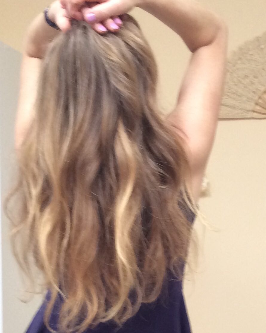 You too can have hair like this. Come by or call me 551-842-7300 #inyourdreamsblonde #northpalmbeach #palmbeachgardens #junobeach #naturalhaircolor #ammoniafree #amnoniafreehaircolor #balayage #balayageexpert #balayagespecialist