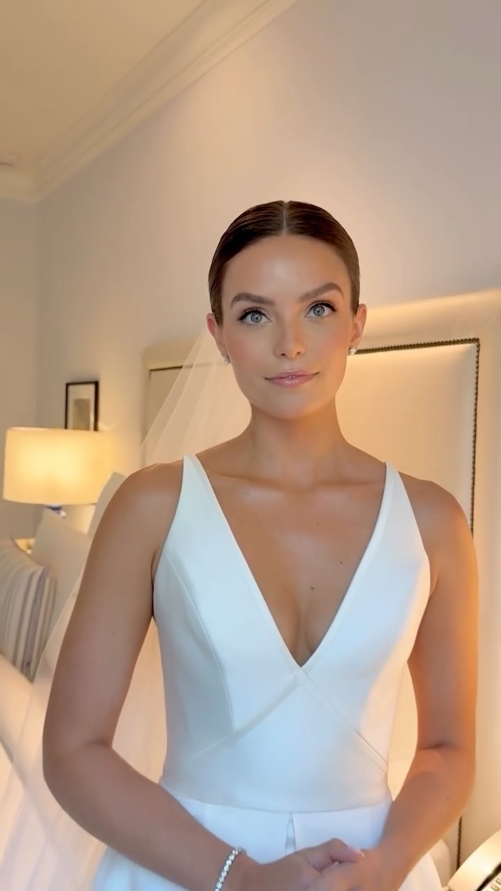 Close up moments with Greer minutes before she walked down the aisle. 🤍✨
I’ve always felt there’s something powerful about beauty that doesn’t try to be more. Natural, luminous skin. Timeless hair. A look that feels true, intentional, and understated. The kind of beauty that turns the ordinary into something unforgettable.
This is what I specialize in, what I’ve honed my craft after: enhancing what’s already there, so every bride looks like herself, just beautifully refined. ✨
Vendor Team:
Planning & Design: @lyndenlane
Venue: @rosewoodmiramarbeach
Photography: @emiliewhitephotography
Cinematography: @aaronnovakfilms
Floral Design: @hart_floral
Stationery & Event Branding: @cecilespaperco
Entertainment: @alrmusic
Custom Production: @blossoms_events
Structure & Draping: @revelryeventdesign @revelrymilana
Lighting: @mjlightingdecor
Rentals: @casadeperrin
Rentals: @theonicollection
Stylist: @liatbaruch_
Detailing: @chynnapope_atelier
Beauty: @marla_hairandmakeup
Dance Floors: @trejodancefloors