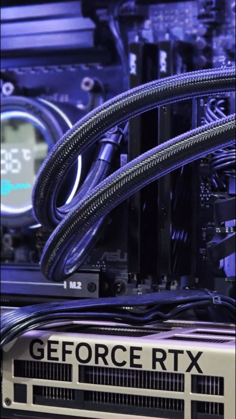 Setup finalizado com foco em performance, estética e organização.
Cada detalhe pensado para produtividade e imersão.
#SetupGamer #Workstation #PCSetup #designtech