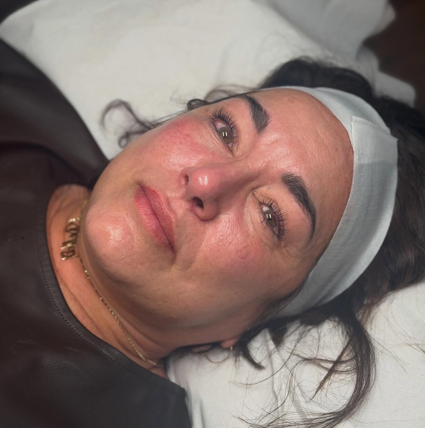 A Plason facial and a Lash Lift may just be my new favourite combination 🤯😍 the glow of the face and the definition of the lashes just wow 🤩