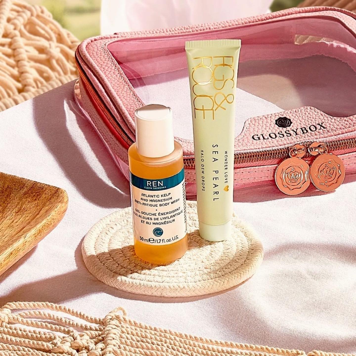 Summer Essential 💚 Figs and Rouge Sea Pearl Halo Dew Drops
Glow: Dewy, Sea Pearl, Enchanting Illumination Halo Dew Drops, help restore vitality & balance to dull complexion
Revitalise: Mineral enriched Algae, Aloe & vitamin formula ensure an enchanting, brightening effect.
Smooth: Ultra-lightweight Clarity boosting drops help diminish imperfections & deliver a soft luminous glow.
Hydrate: Perfectly balanced & moisturising formula to give skin extra bounce & brilliance.
#summertime #summertimeshine #summertimesadness #SummerTimeFine #summertimes #SummerTimeFun #summertimechi #summertimevibes #summertimeshootout #SummerTime06 #summertimemadness #summertimehappiness #summertimeblues #summertimehotties #summertime2017 #summertimeswing #summertimefly #summertime2015 #summertimesexy #summertimememories #summertimeandthelivingseasy #summertimebody #summertimeready #summertimerolls #summertimeincolorado #summertimeinparis #SummerTimeNeverEnds #Summertimefresh #summertimemovie #summertimesaddness