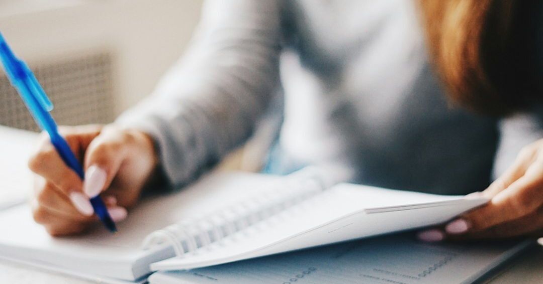 Homeoffice lenkt mehr ab, als man denkt.
Im Coworking arbeitest du konzentrierter.
Und bist schneller fertig. Punkt. 🎯
Produktivität fühlt sich hier normal an.
👉 https://bio.vision-uelsen.de
#produktivität #coworkingspace #arbeitenneu