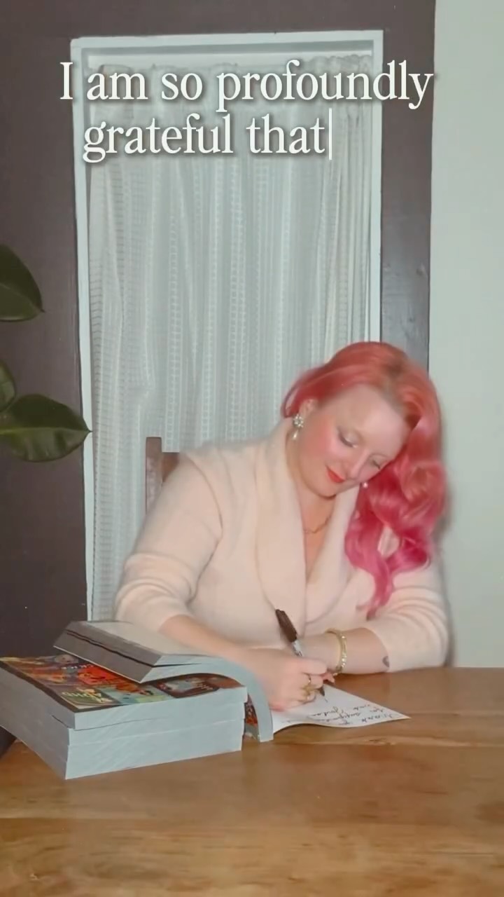 Thank you SO MUCH to everyone who ordered my portfolio 😭🫶
The second round of copies will be ready in two weeks! Order on my website 💖