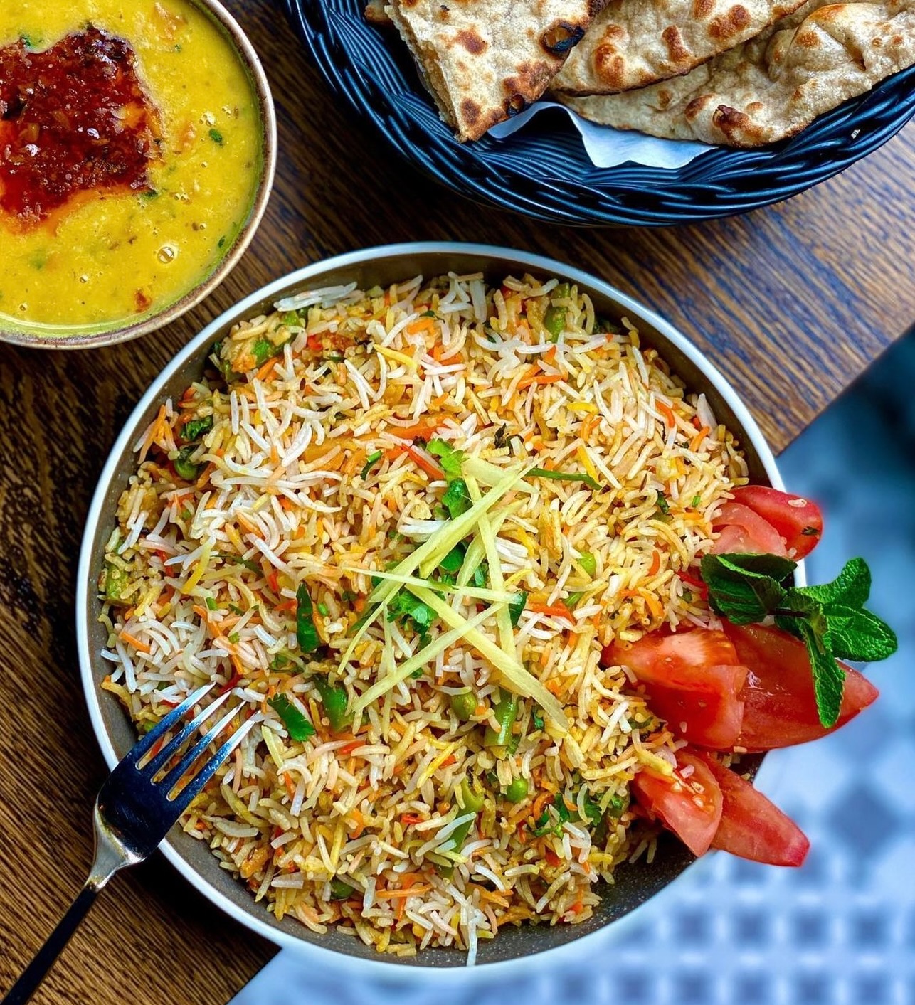 Fluffy rice, bold spices, all plant-powered 🍛
This vegan biryani understands the assignment🤌🏼
📸: @vegansofzuri