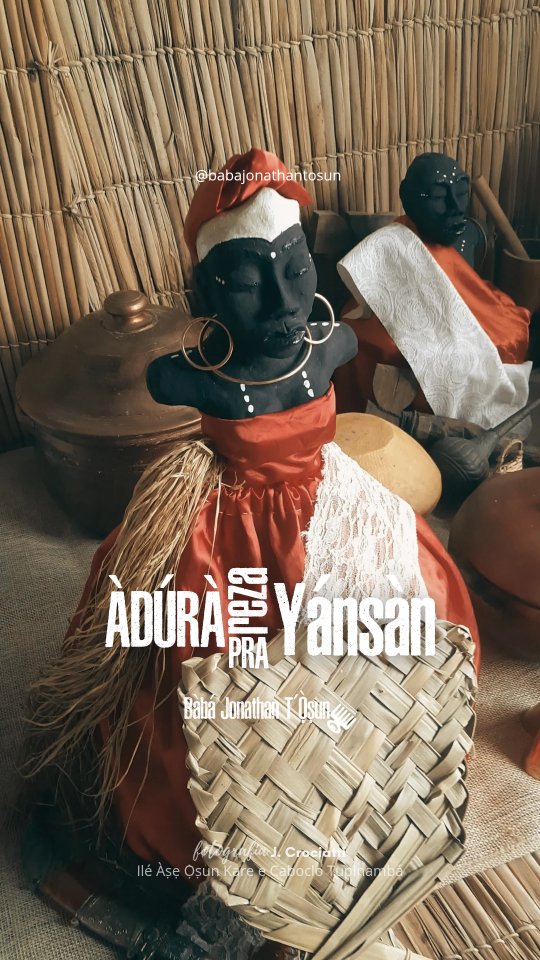 Oya REZA: Ọya mo pè ọ oò (Eu te invoco)!
Ọya, venha até mim.
Olhe pra dentro do meu ser. Me faz iluminar.
Ìyá mi Ọya, gbè mi oò
Minha mãe Ọya, me apoie.
Entre em minha vida.
Tójú mi
Zela-me.
Epà omi oò
Saúdo a força das águas.
Ìyá mẹ́sàán ọ̀run (Mãe dos nove céus)
Banhe-me com seu àṣẹ/poder espiritual.
Fertiliza a minha fé.
Rega meus sonhos, Ọya.
Epà Ọya oò
Dona da minha força.
Rainha da minha fé.
Motivo da minha vitória.
Mo dúpẹ́ púpọ̀.
Eu agradeço muito.
Àṣẹ
Que seja feita a vontade de Elédùmarè!
𝐓𝐞𝐱𝐭𝐨/𝐑𝐞𝐳𝐚/𝐀𝐫𝐭𝐞/Vídeo/Foto
Bàbá Jonathan T'Ọ̀ṣun IfáTòṣó
@babajonathantosun
DIREITOS RESERVADOS🧐PRESERVE TEXTO/CRÉDITOS AO REPOSTAR
PARCERIAS
@rafaeltosoosi
@babafernandotogun
#oyá #oya #umbanda #candomblé #iansa