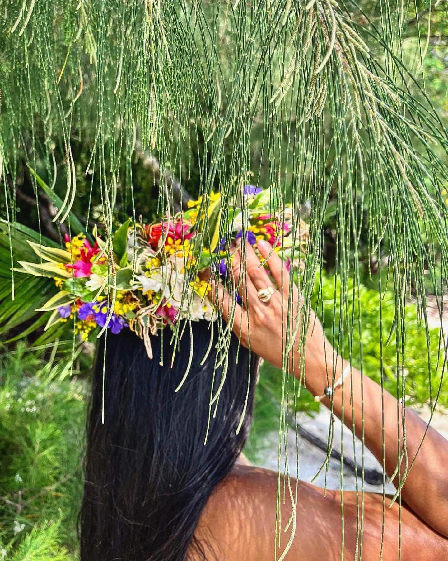 Real queens wear this kind of crown 💐