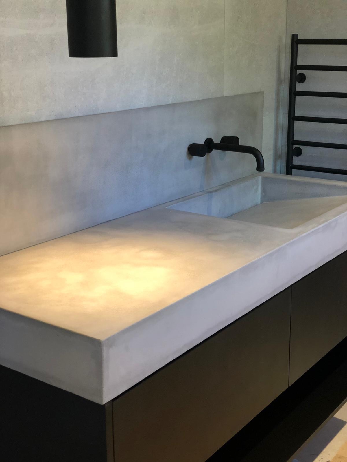A seamless blend of craft and calm 🤍
This custom concrete sink and backsplash were designed to feel sculptural yet effortless—paired with warm, custom wood cabinetry for a timeless, modern bathroom moment. Hand-made, thoughtfully detailed, and built to last.
.
ConcreteSink
#CustomConcrete
#BathroomDesign
#ModernBathroom
#BespokeInteriors