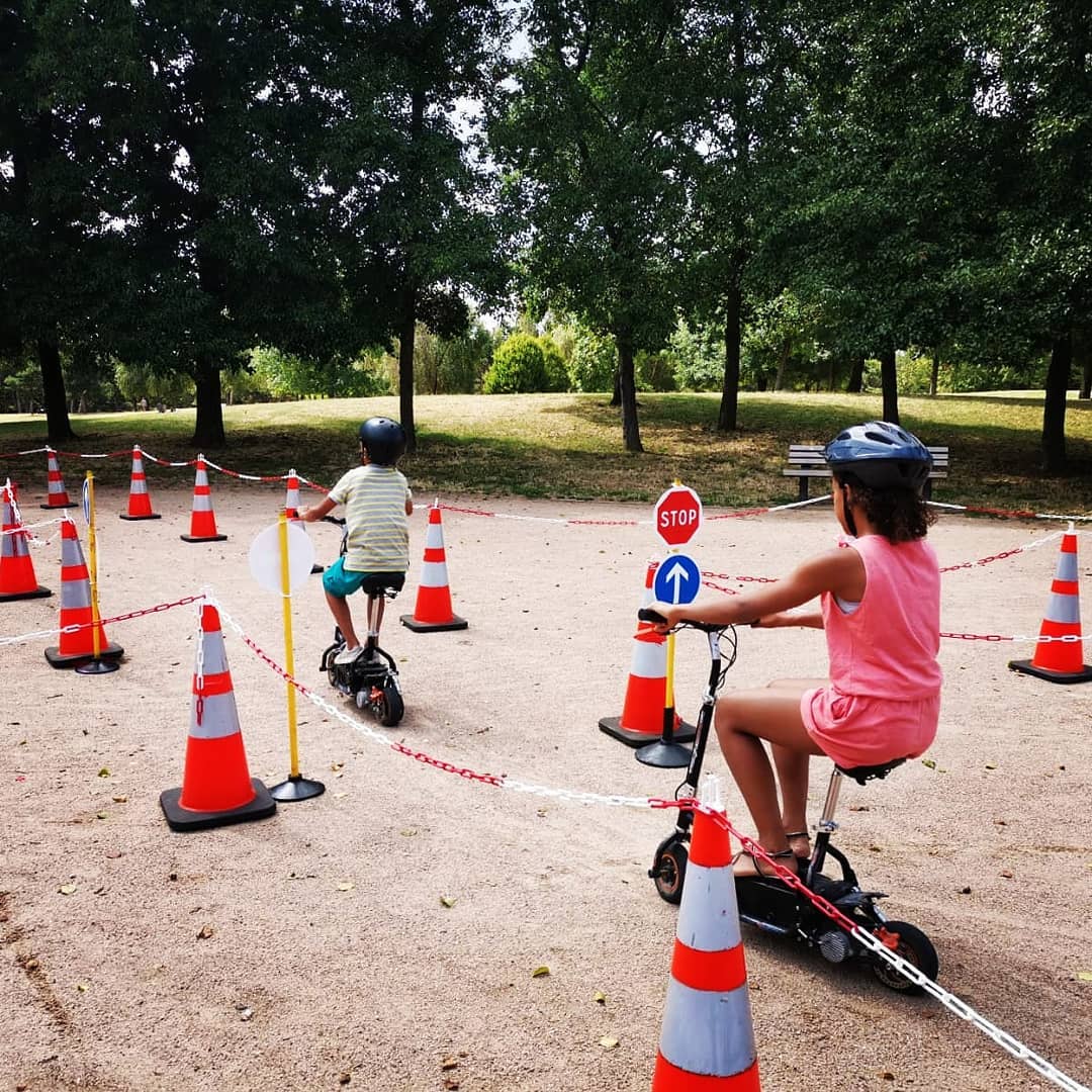 "La prévention par l'animation"
#securiteroutiere #ecole #college #kids #securaction #trottinetteélectrique #permisdeconduire #safety #association #signalisation #codedelaroute #animation #prevention #sensibilisation #jeunesse #projet #vigilance #citoyen #conduite #theorie #apprendre #pratique #test
