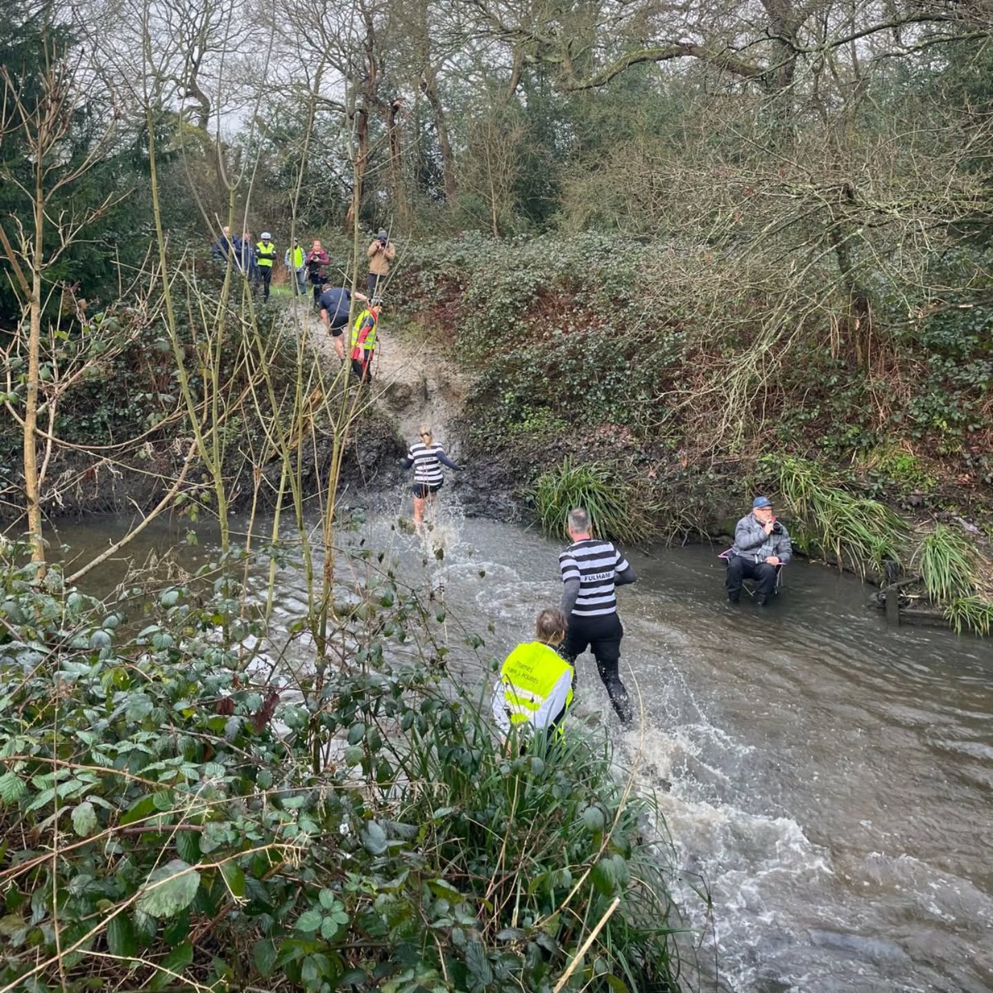 FREE STICKY TOFFEE PUDDING?!
.
It’s Dash for the Splash on Sunday 1 February hosted by our friends @thameshh - a very muddy 10k race around Wimbledon Common culminating in crossing the Beverley Brook with the reward of a sticky toffee pudding at the finish line! Volunteers are also rewarded with a sticky toffee pudding!
.
Enter ➡️ https://www.dashforthesplash.com/
Volunteer ➡️ contact David at dssymons@hotmail.com
.
#dashforthesplash #running #runnersofinstagram