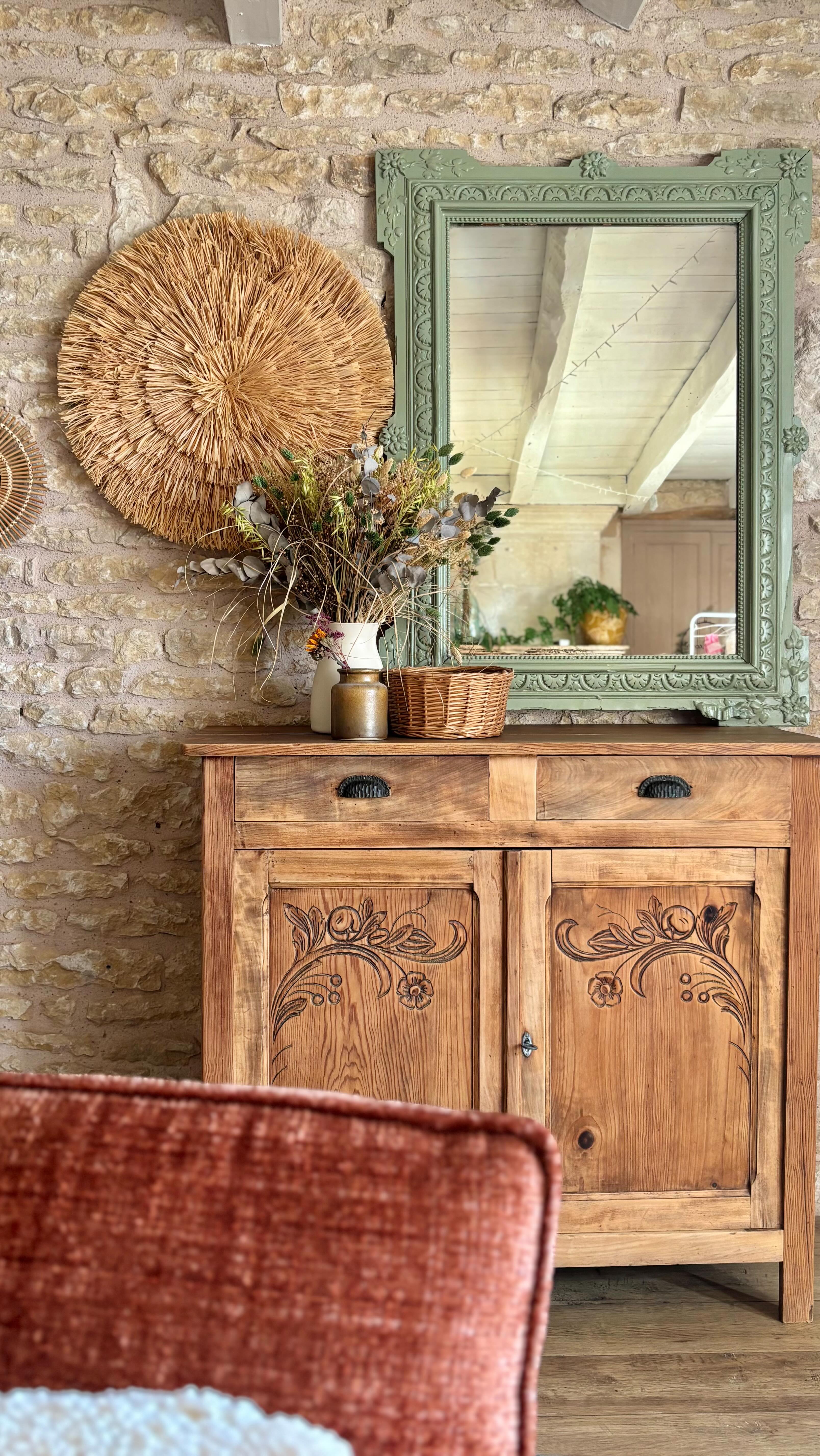 Vendue ❌Edith est dispo 🤎💐
Toutes les infos de rénovation sur le site internet.
Longueur : 107,5cm
Hauteur : 100cm
Profondeur: 44,5cm
📦 Retrait au showroom « Chez Louisette » gratuit au 326 AVENUE DE PARIS 79000 Niort sur les horaires d’ouvertures (lundi et vendredi de 12h00 à 18h30 et le samedi de 10h00 à 18h30). Merci de nous indiquer la date et l’heure du retrait et de vous organiser concernant la manutention.
🚚Livraison possible dans les 60km avec supplément.