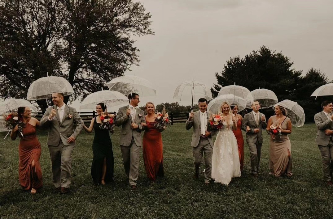 Happy Anniversary Zach & Frannie! What a day to remember. We hope this past year had been filled with so much adventure, love & joy!
@frannie_mariee
PC: @rachelparkerphotos