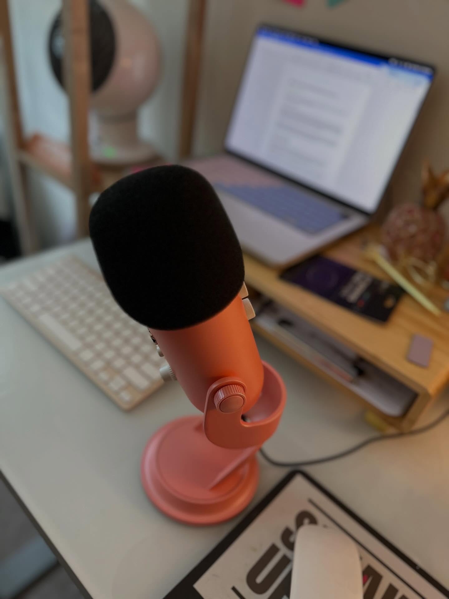 Think it’s time to bring ole girl back out 😏🎙️💕✨
#speakupla #podcast #podcasttime