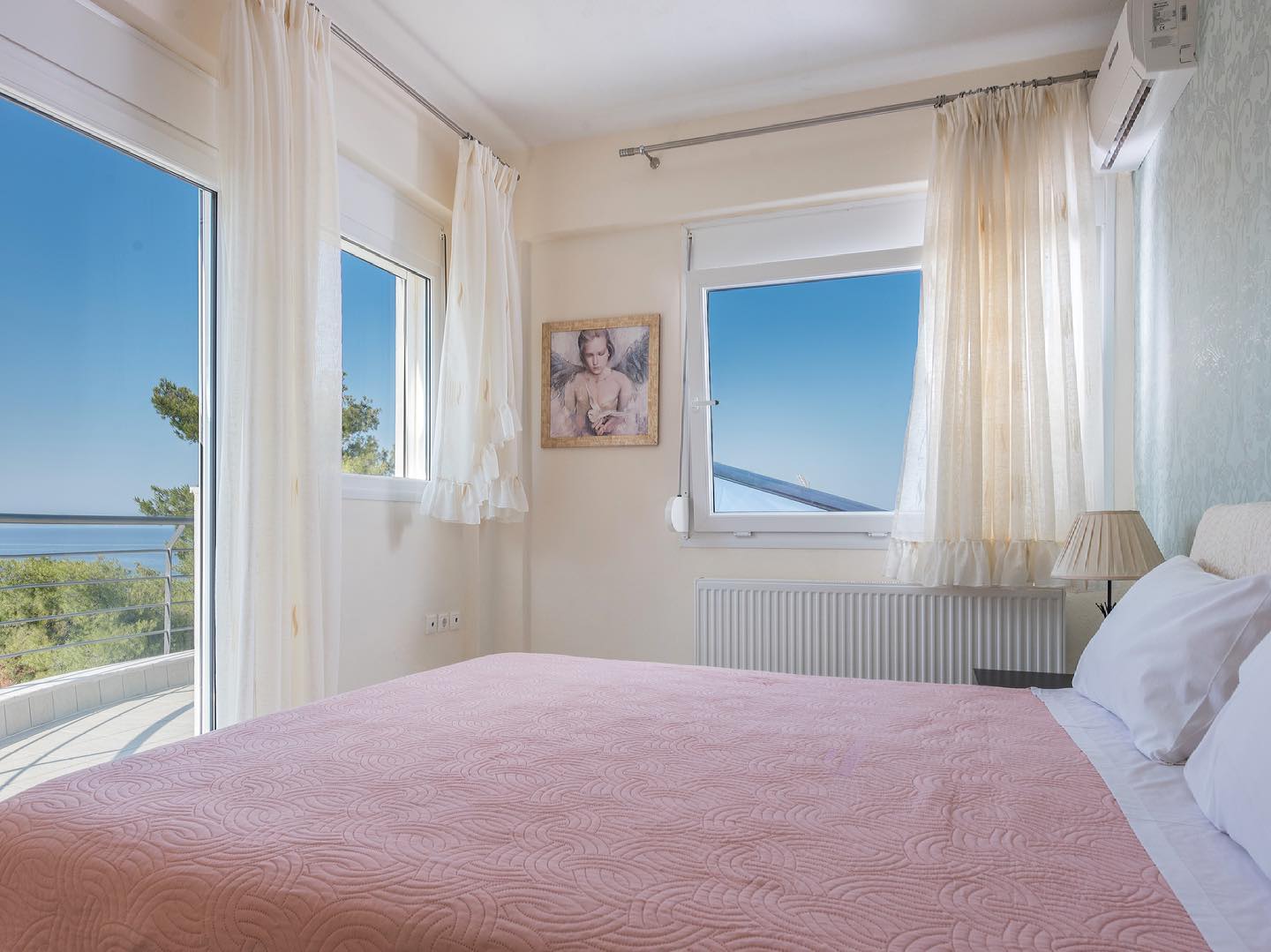 Happiness is waking up to this endless blue ๐น @aegeanresidence #visitgreece #travelgreece #aegeansea #aegeanvillas #chalkidiki #kassandra #summer2021 #bookyourstay #familyvacation
|| www.aegeanresidence.com ||