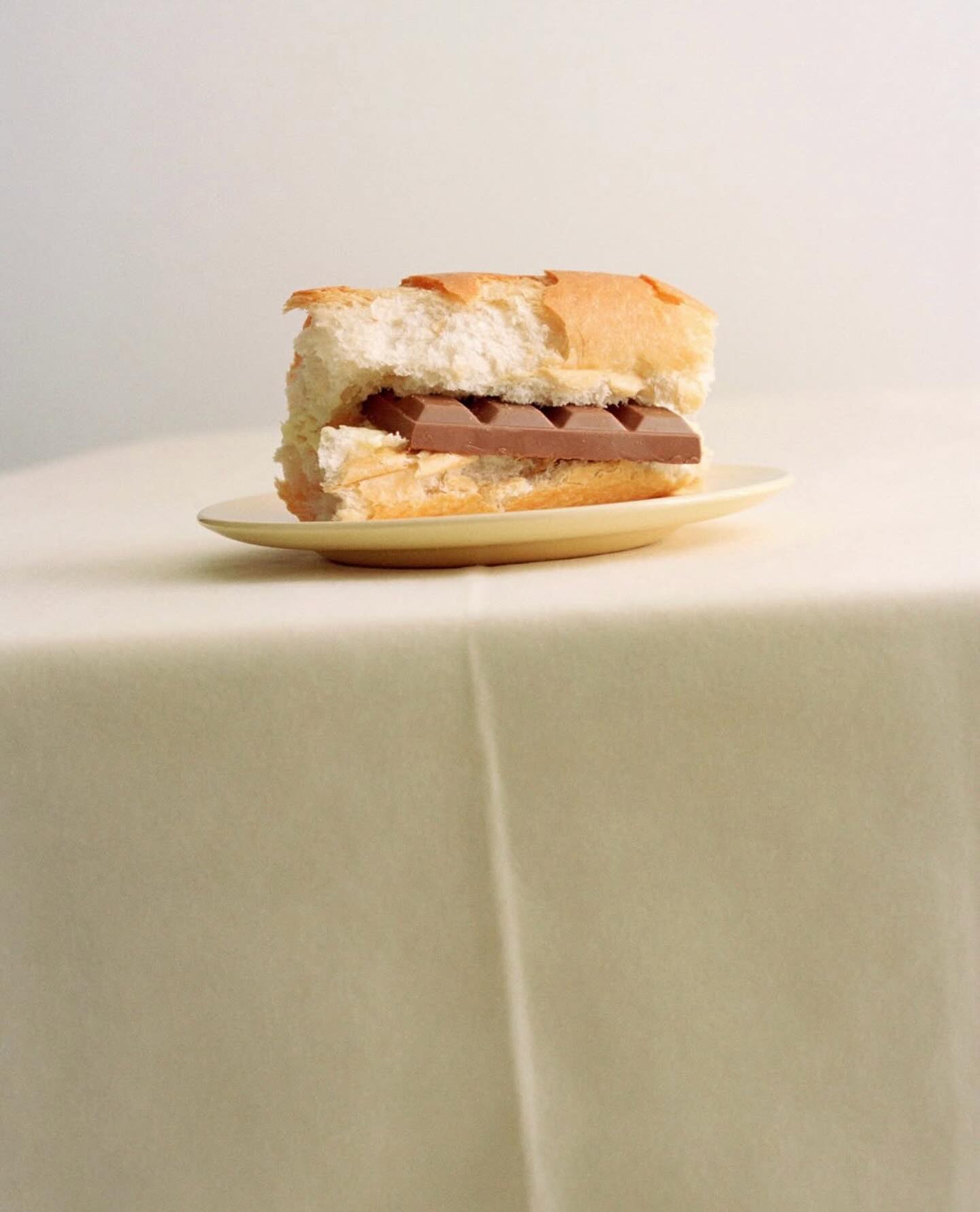 Goûte : snack time in France 🍫 🥖
Delicious image from @the_gentlewoman