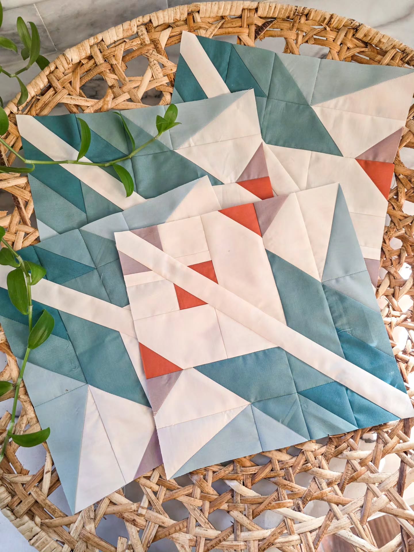 Making progress on the fat quarter friendly mix & match version of my new quilt pattern, Sweet Creek! I probably wouldn't choose these colors by themselves for a whole quilt, but I'm really loving them mixed in with all the other colors in the FQ version!
I somehow managed to take absolutely zero in-progress photos of my cover quilt, so those colors will just have to be a surprise for another day 😉 Stay tuned!
Quilt pattern: Sweet Creek by me coming soon!
#sweetcreekquilt #modernquilting #heckyessewco #heckyespatterns