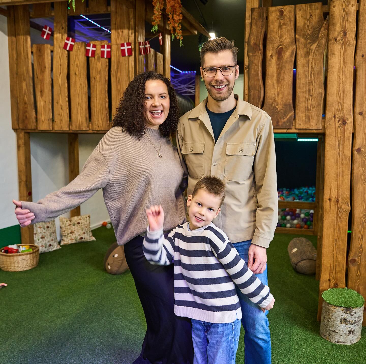 🎉 We’re in birthday mode – Forest Room just turned 1! 🌿 We want to give a huge thank you to everyone who has celebrated with us and to those planning to join the fun!
So many children met, so many families – moments of pure joy and happiness beyond words! 🧒💛
Our first year had its challenges, but every time we’ve found solutions to ensure Forest Room is the very best for kids and that they have a truly wonderful time celebrating here! 🎈
Thank you for being part of our story – every smile and every moment makes this place truly special!