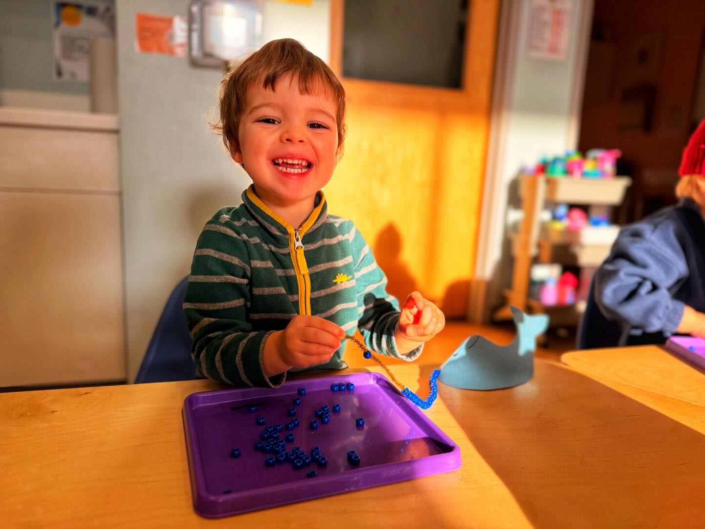 🐋❄️ Narwhal Day Fun! ❄️🐋
Today we dove into the magical world of La Ballena Narval and Arctic animals, and the kiddos were all in from start to finish. We began by exploring the letter N—N is for Narval—through tracing and fine motor practice, then moved into a day full of hands-on learning and creativity!⭐️
Through play, our kiddos strengthened coordination, balance, and fine motor skills while sorting colors, stringing beads onto narwhal tusks, painting, crafting, and bringing their very own narwhals to life. We talked about narwhal body parts🔍especially their special colmillo🦄and explored shapes, numbers, and letters in sensory and pretend play.
We also enjoyed reading about Arctic animals, learning where they live and what they eat during the winter. we had an awesome day of movement, building, and playing and learning-filled Narwhal Day.
So much curiosity, creativity, and joy packed into one day! 💙✨