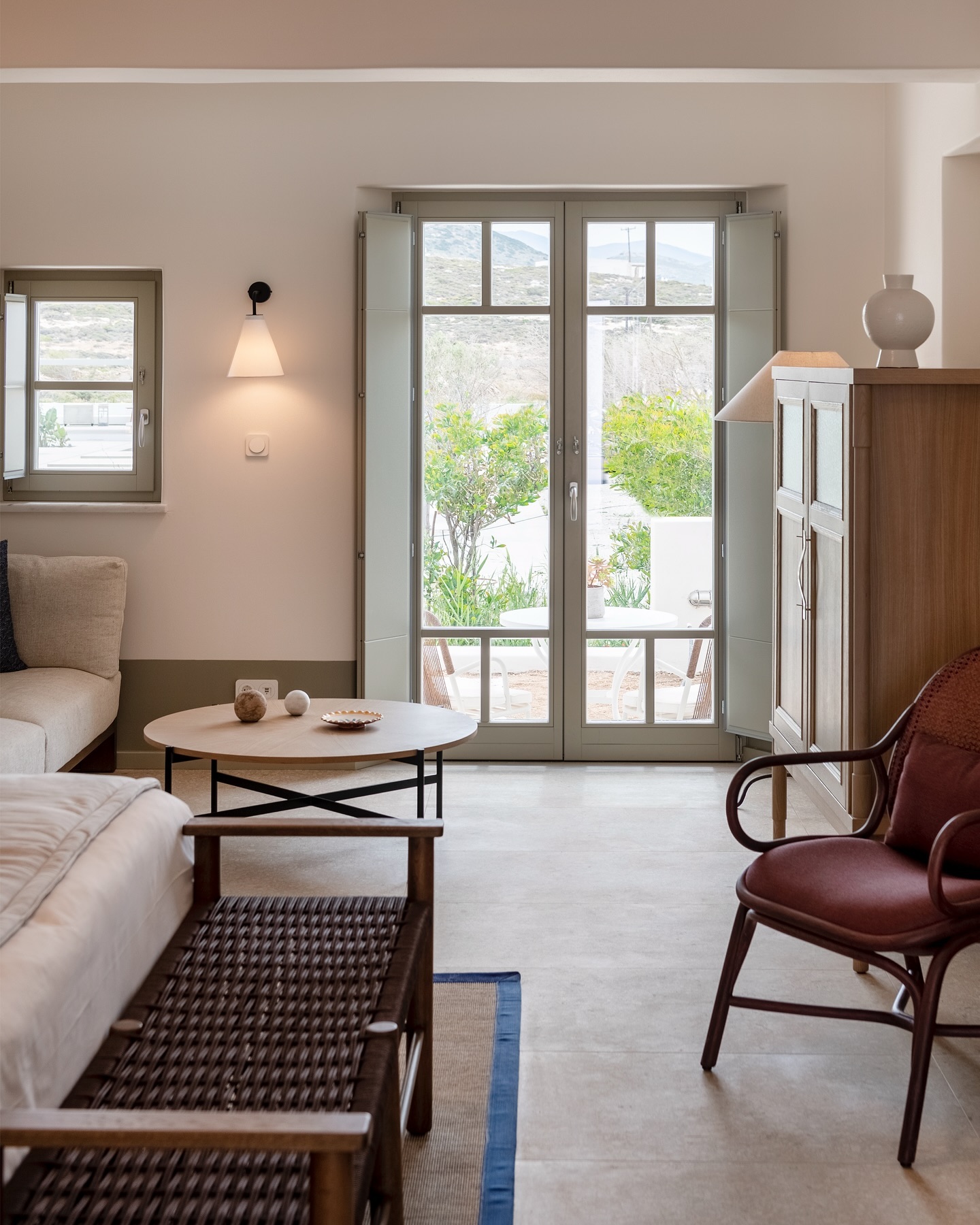 Cosme hotel, Paros.
#architecturalphotography #realestatephotography #parosvillas #interiorphotography #parosisland⚓️🌊🌞 #parosphotographer #dronephotography #aerialphotography