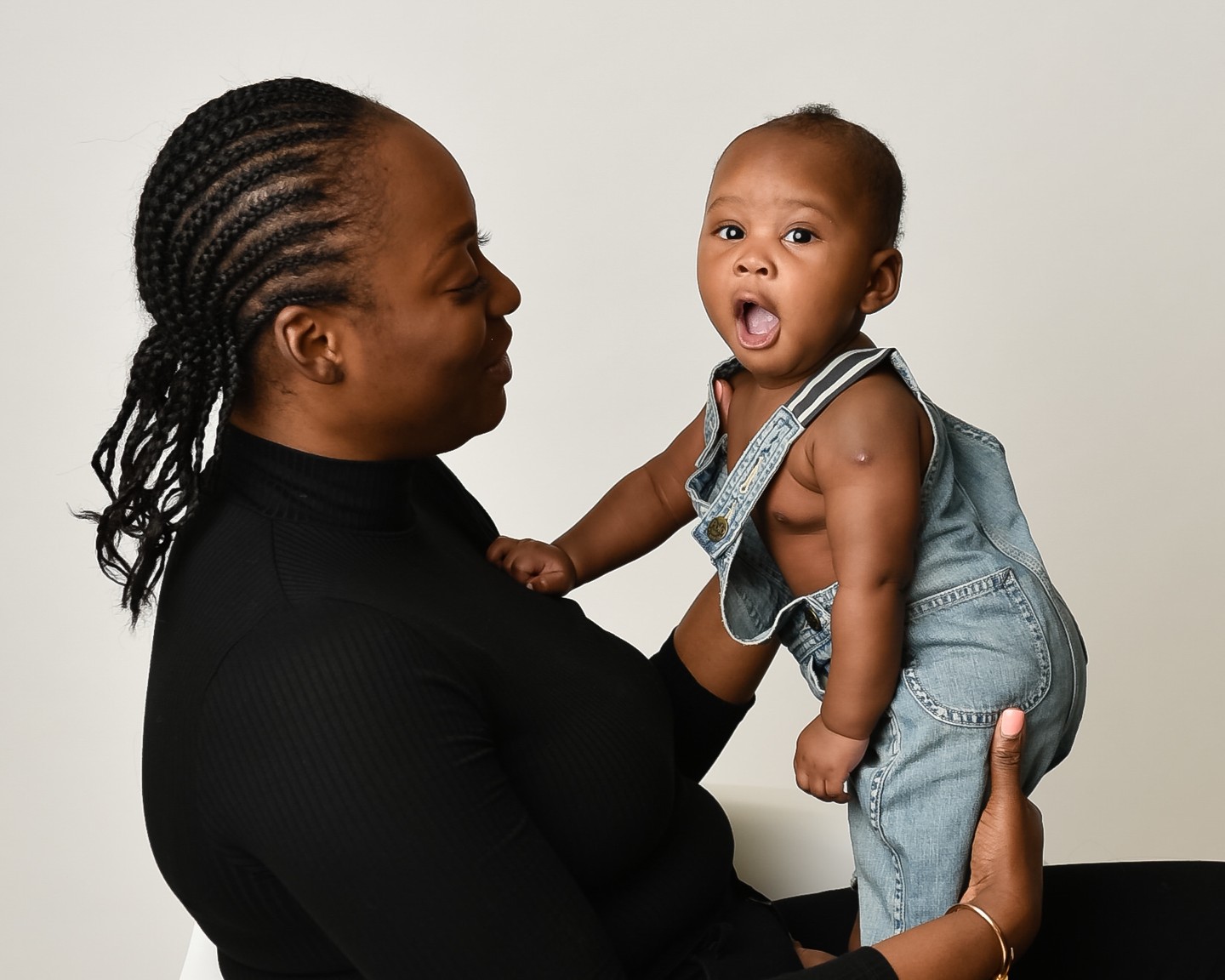 Soft strength. Deep connection. A love that needs no words. Every mother and baby deserve to see themselves beautifully reflected and gently held in their photographs.
www.oliviachristina.co.uk
#BlackMotherhood #MotherAndBaby #HertfordshirePhotographer #TimelessPortraits #LuxuryMotherhood
