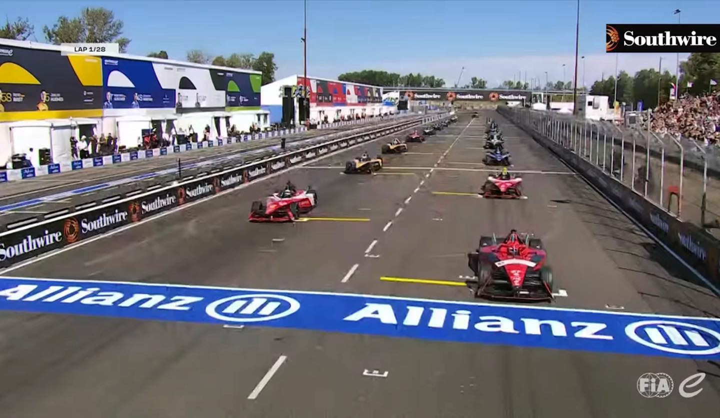 Formula E Prix 2023 Large Format Graphics Setup. @fiaformulae #portlandeprix