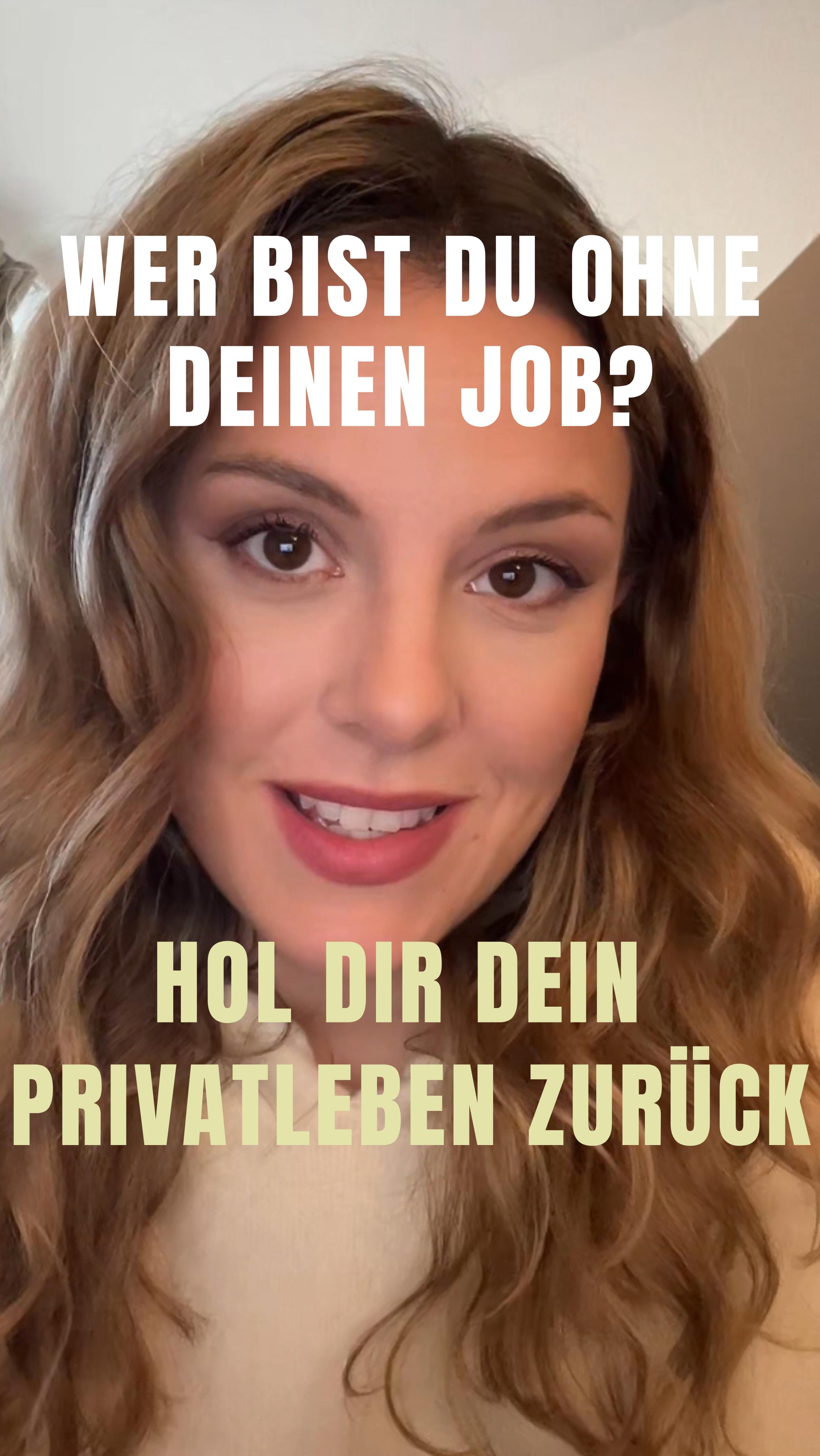 🧐 Wer bist du eigentlich – ohne deinen Job?
📌Für viele ist das überraschend schwer zu beantworten. Weil Arbeit oft nicht nur ein Teil des Lebens ist, sondern Identität.
💡 Und wenn dein Beruf zur Hauptantwort auf „Wer bin ich?“ wird, fühlt sich jede Veränderung im Job schnell wie eine kleine Identitätserschütterung an.
Da hilft zu verstehen, warum Arbeit so viel Raum bekommen hat.
Zum Beispiel:
➡️ Was vermeide ich vielleicht im Privatleben?
➡️ Gibt mir Arbeit Kontrolle, Klarheit oder messbare Leistung?
Wenn du die Gründe kennst, entsteht Spielraum, dein Verhalten anzupassen und dir dein Privatleben zurückzuholen.
💓 Du bist nicht nur dein Job.
Was würdest du antworten…Wer bist du, wenn niemand nach deinem Beruf fragt? #wirtschaftspsychologie #millennialjobcrisis #millennialkarrierekrise #jobidentität