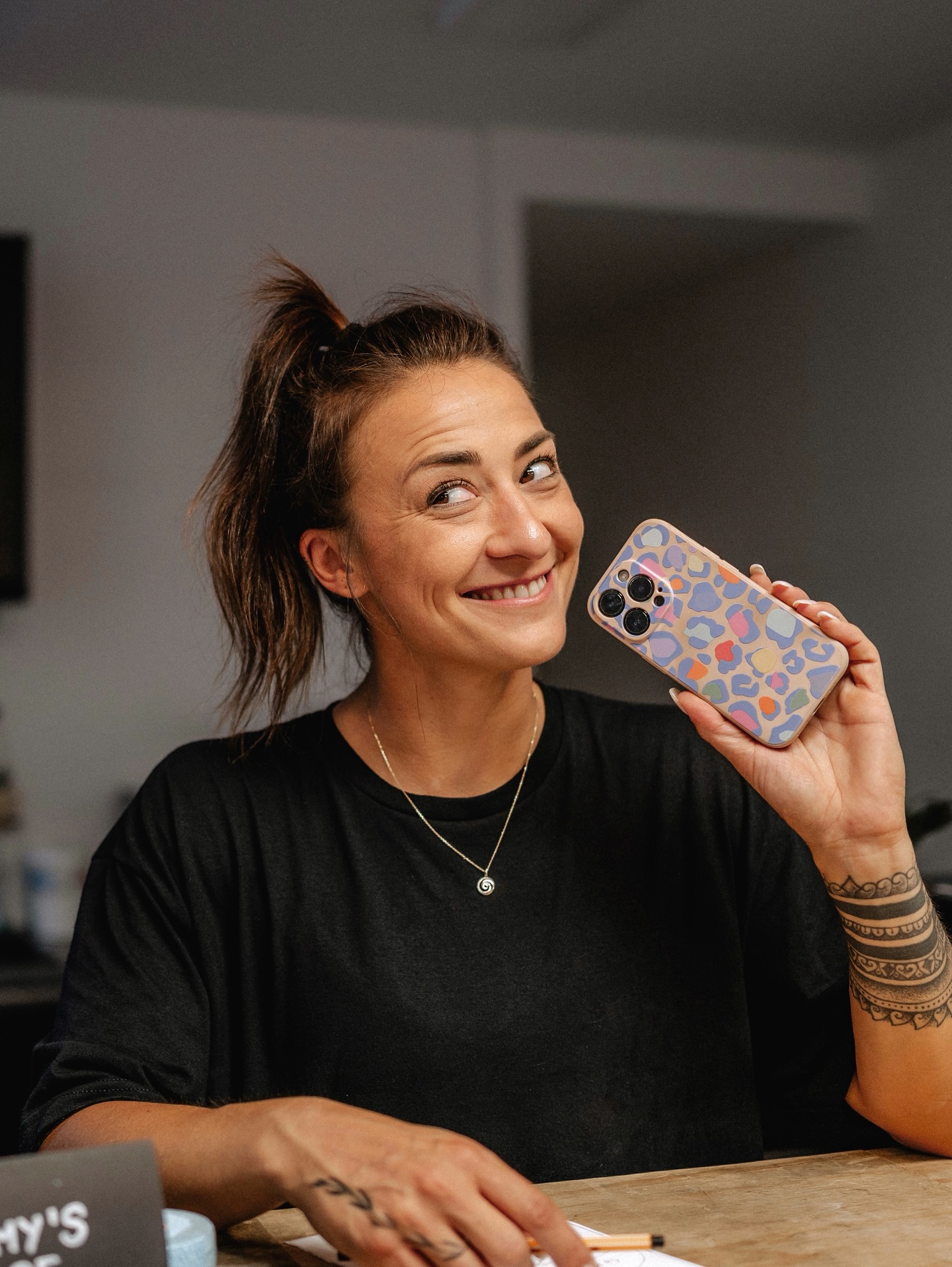 Tap in. Join the swarm 📲
◌ ◌ ◌ ◌ ◌ ◌ ◌ ◌ ◌ ◌ ◌ ◌ ◌ ◌ ◌ ◌
Die Anmeldung für CrossFit THE HIVE ist ab sofort geöffnet ⏩️ Swipe durch und finde deinen eigenen Rhythmus.
Unsere Mitgliedschaften sind so aufgebaut wie Training sein sollte: flexibel, fair und an dein echtes Leben angepasst 💜
👉🏼 Anmeldung über den Link in der Bio
👉🏼 über unsere Website
👉🏼 oder easy via Mail an hello@the-hive-gym.com
Classes, Open Gym oder beides? Sanfter Einstieg oder volle Intensität? Festvertrag oder Punktekarte? Hansefit oder Zusatzpaket? Kostenloser Testflug?
Du entscheidest.
Wir sind bereit zum Abflug 🐝
Wir freuen uns auf dich!
Dein Team von
CrossFit THE HIVE
◌ ◌ ◌ ◌ ◌ ◌ ◌ ◌ ◌ ◌ ◌ ◌ ◌ ◌ ◌ ◌