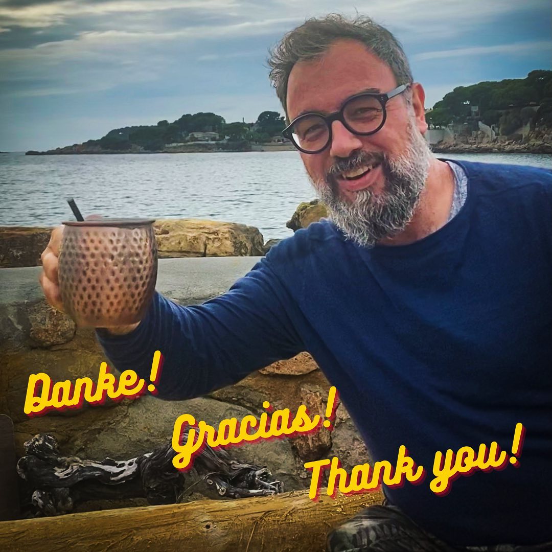 🇨🇭🇩🇪 Herzlichen Dank! Ich bin überwältigt! Ich trinke auf Euch!
🇪🇸 Muchisimas Gracias! Que emoción! Brindo por vosotros!
🇬🇧 Thank you so much! I‘m overwhelmed! I drink to you all!
