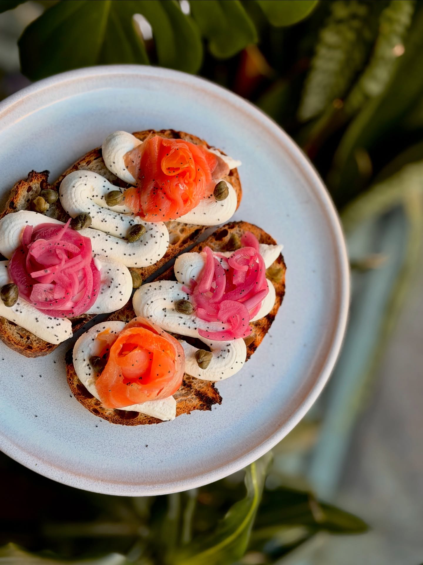 Someone had to take the responsibility of dealing some seriously delicious carbs 😌
Loaded and so pretty: our Labneh Smoked Salmon on Sourdough 😮💨😮💨🤌🏽
Have you tried it out yet?
Breakfast served daily, 9.30am to 11.45am 🧡
#breakfast #carbloading #nottingham #nottinghamfood