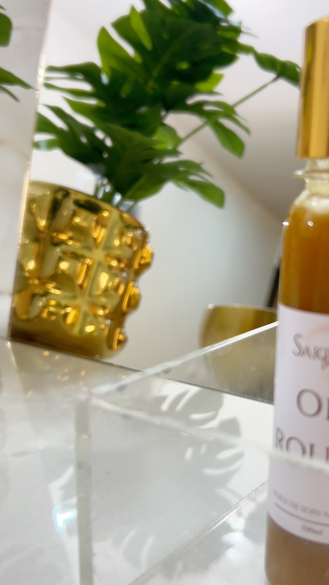 Quand une Sakpel en parle.
Boutons, brillance, peau qui réagit...Voici ce que ÔNila a changé pour elle.
Un savon visage qui purifie et respect l'équilibre de la peau.
Si votre peau traverse la même chose
📩 Ecrivez-nous en DM ou sur WhatsApp.
La bonne routine commence par le bon nettoyage.
#fypシ゚viralシ #Skincare #cosmetics #skincarenaturel #happyclient #madeincotedivoire #SakpelMoon