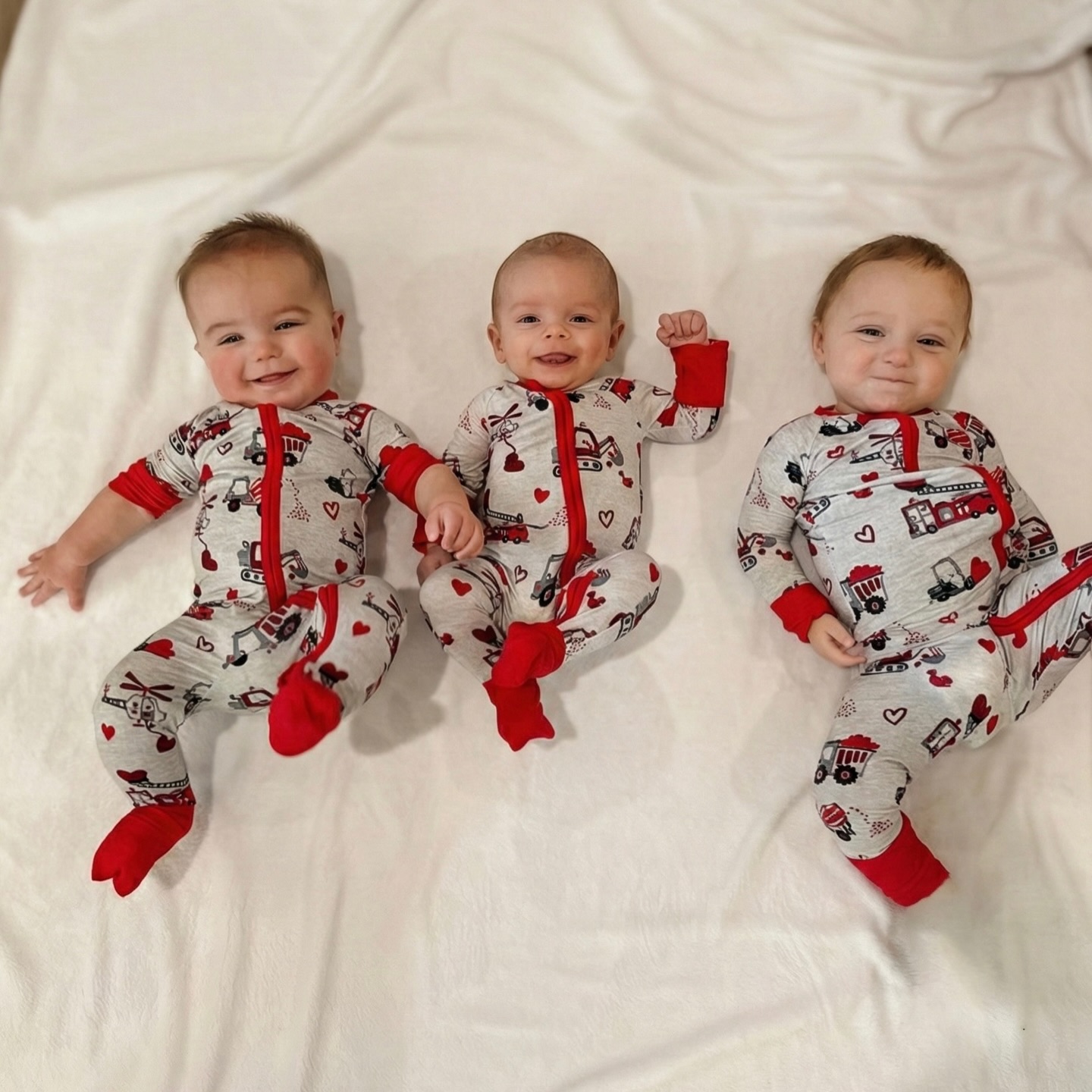 Highly would suggest taking off work to sit on a couch with your best friends… watching your kids play, laughing about everything and nothing, and soaking in the kind of moments you’ll wish you could rewind someday. 🫶